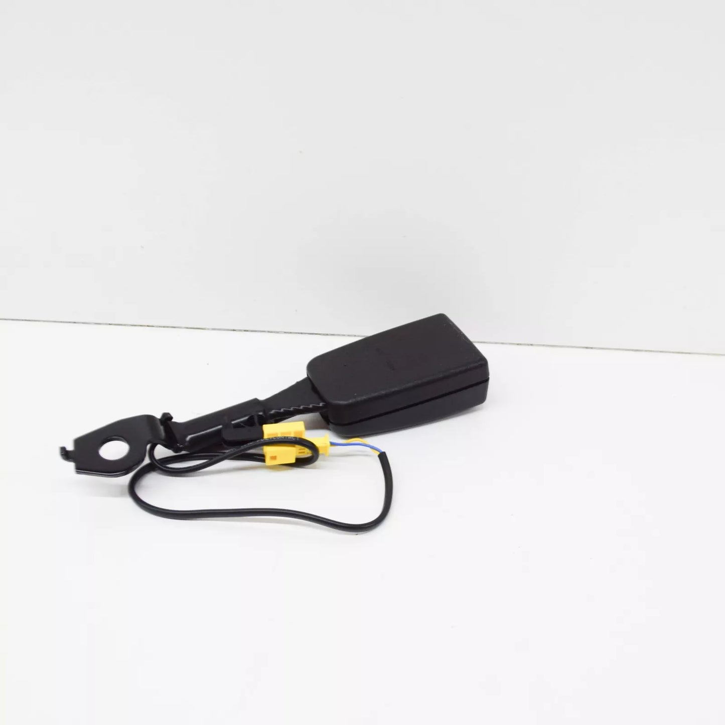 NEW MERCEDES-BENZ R W251 FRONT RIGHT SEAT BELT LOCK A25186032699051 ORIGINAL