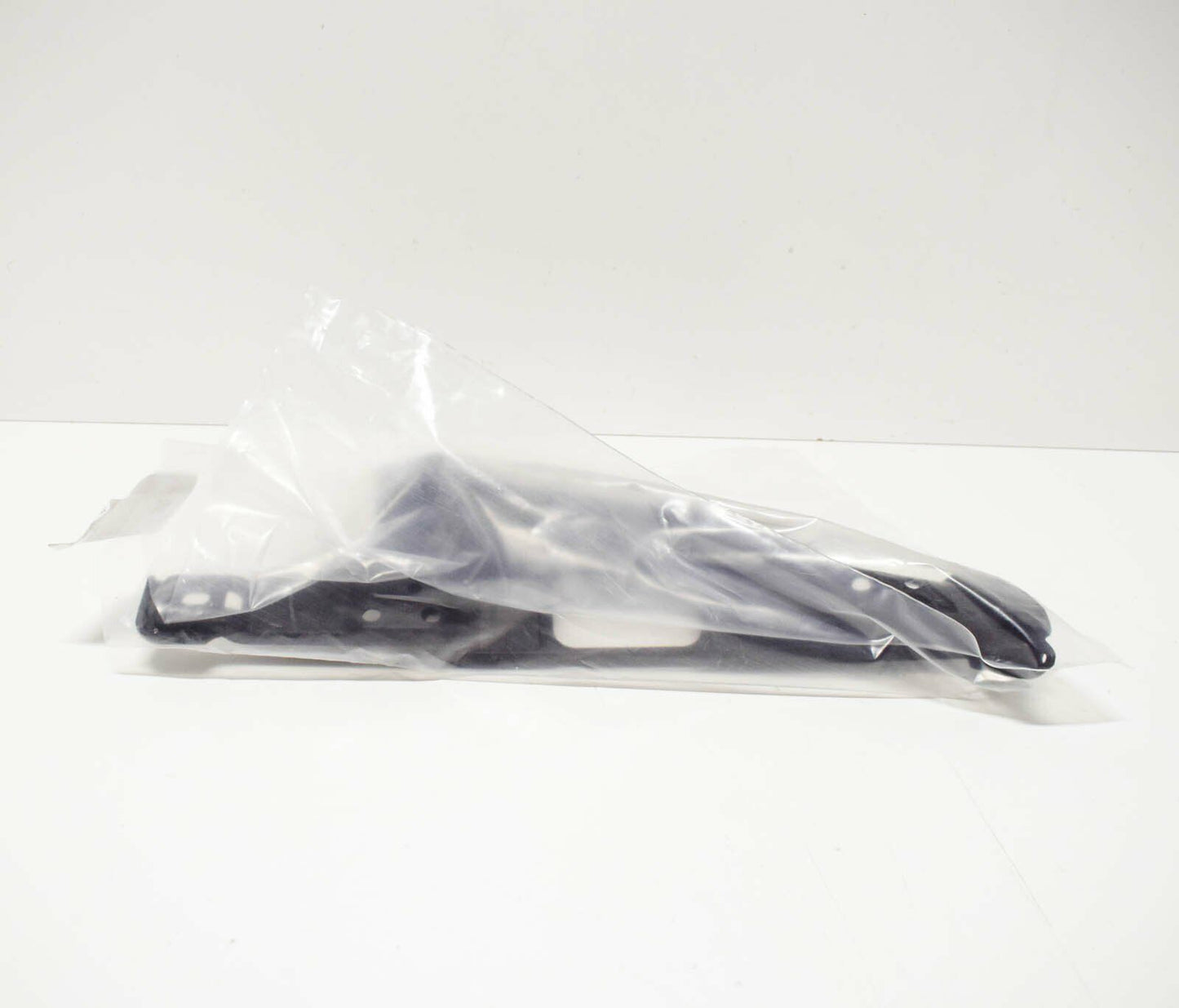 NEW MB CLS C218 REAR BUMPER RIGHT END PIPE BRACKET SUPPORT A2188852014 ORIGINAL