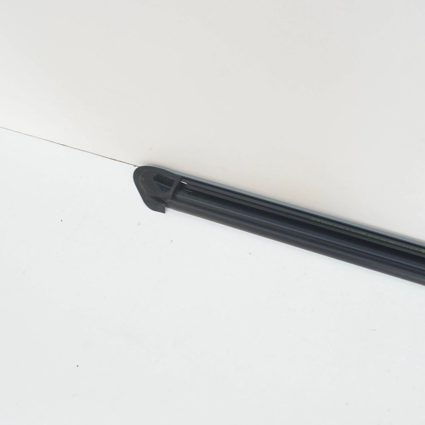 NEW MERCEDES-BENZ GL X164 REAR RIGHT SIDE WINDOW MOLDING A1646905480 ORIGINAL