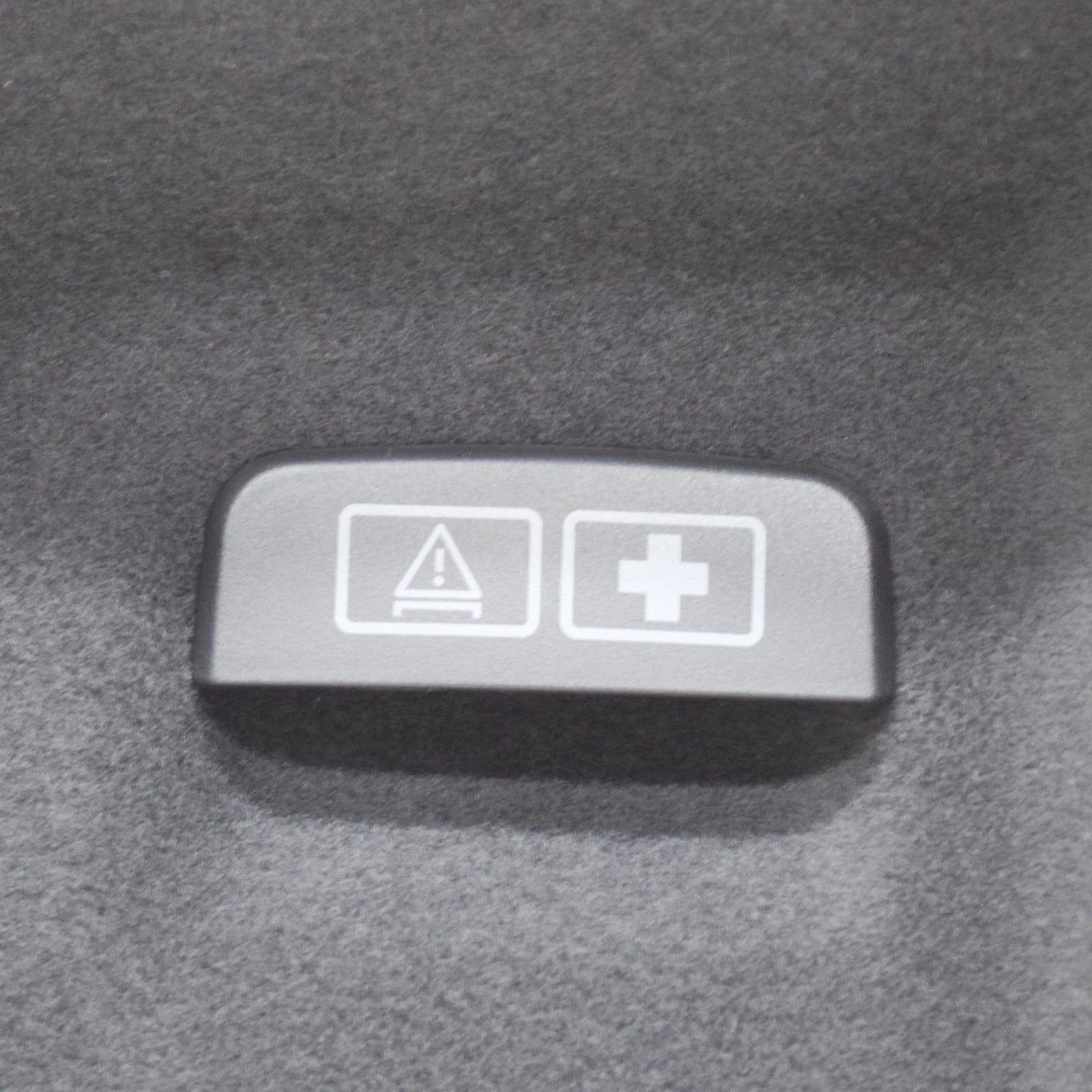 NEW BMW X4 G02 REAR LEFT LOWER REARWARD INTERIOR FLAP 51477481913 ORIGINAL