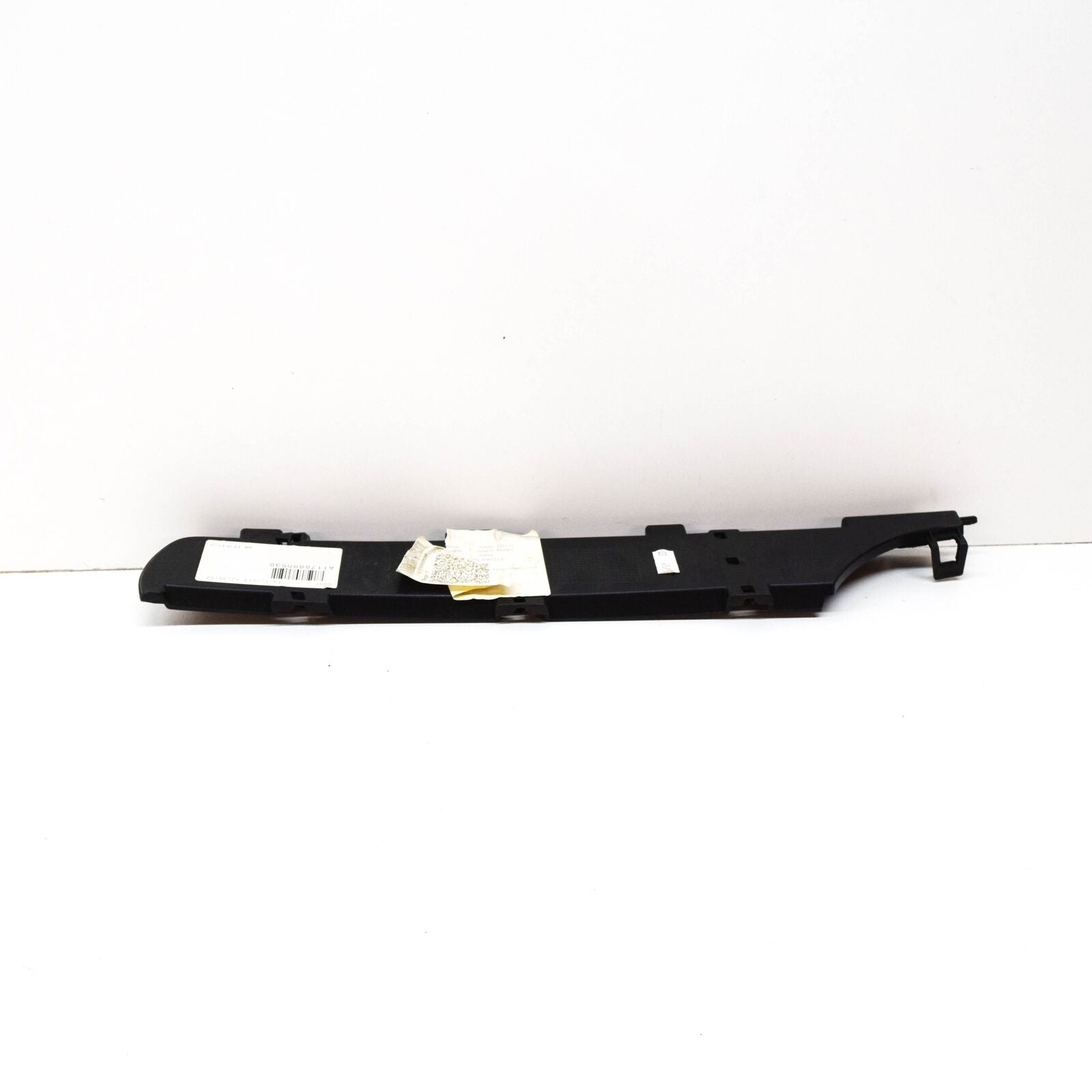 NEW MB CLA X117 FRONT RADIATOR GRILLE TOP LEFT AIR DEFLECTOR A1178880538