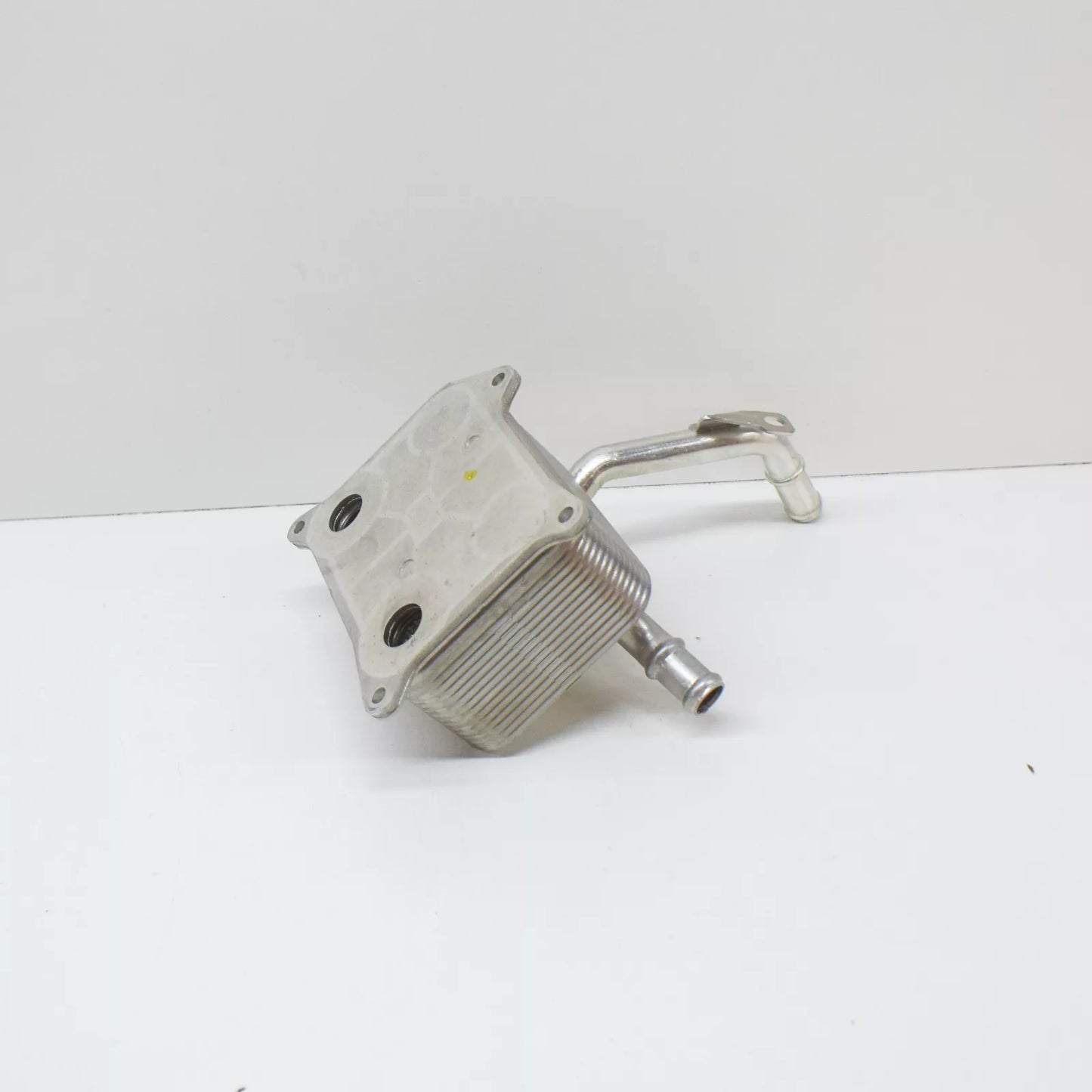 NEW AUDI A4 8E B6 ENGINE OIL COOLER 079117021M ORIGINAL