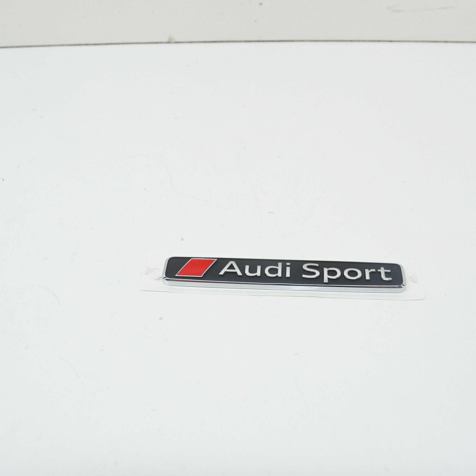 NEW AUDI R8 4S FRONT GRILLE EMBLEM BADGE 4S0853737D2ZZ ORIGINAL