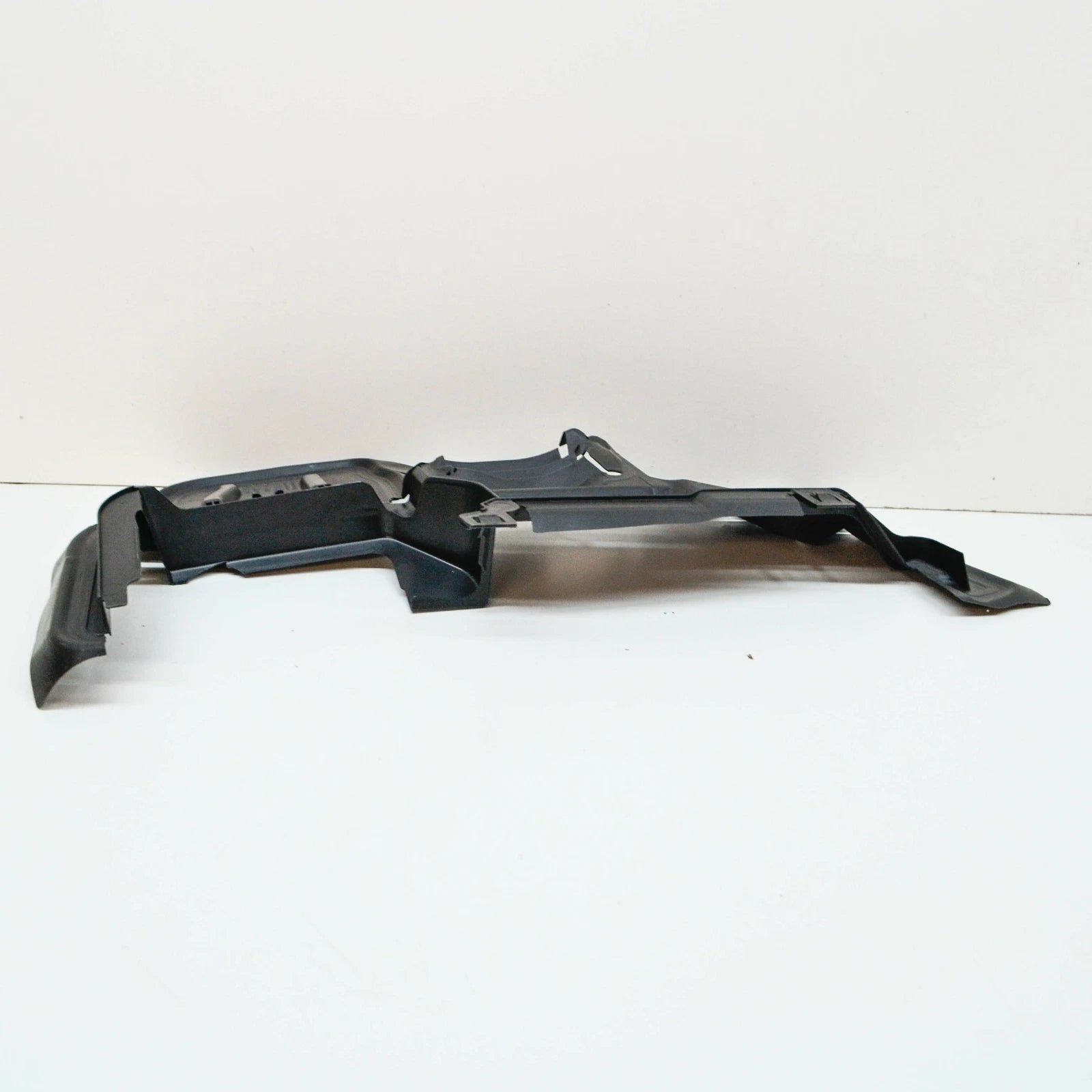 NEW AUDI A6 S6 C8 RADIATOR LEFT SIDE WIND DEFLECTOR 4K0121283BD ORIGINAL