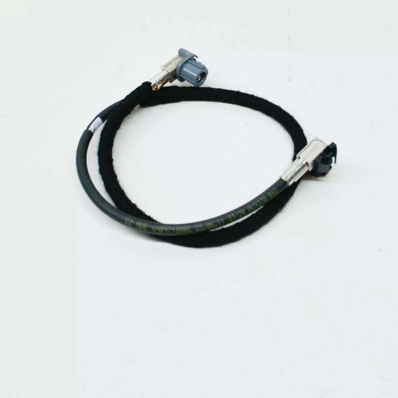 NEW AUDI A4 B8 ADAPTER CABLE LOOM 2010