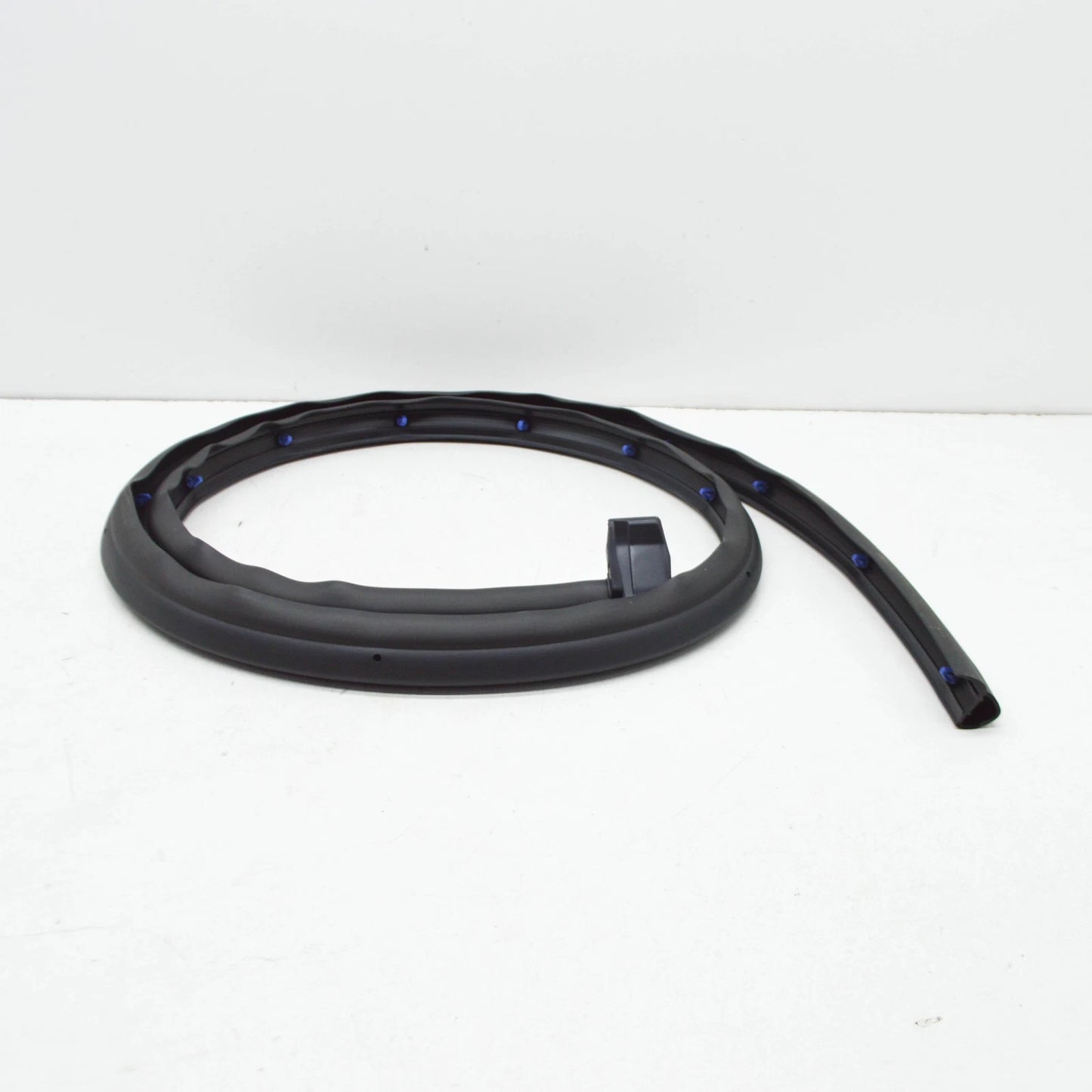 NEW AUDI Q8 4MN REAR RIGHT SEAL PANEL STRIP SEAL 4M8833178A ORIGINAL