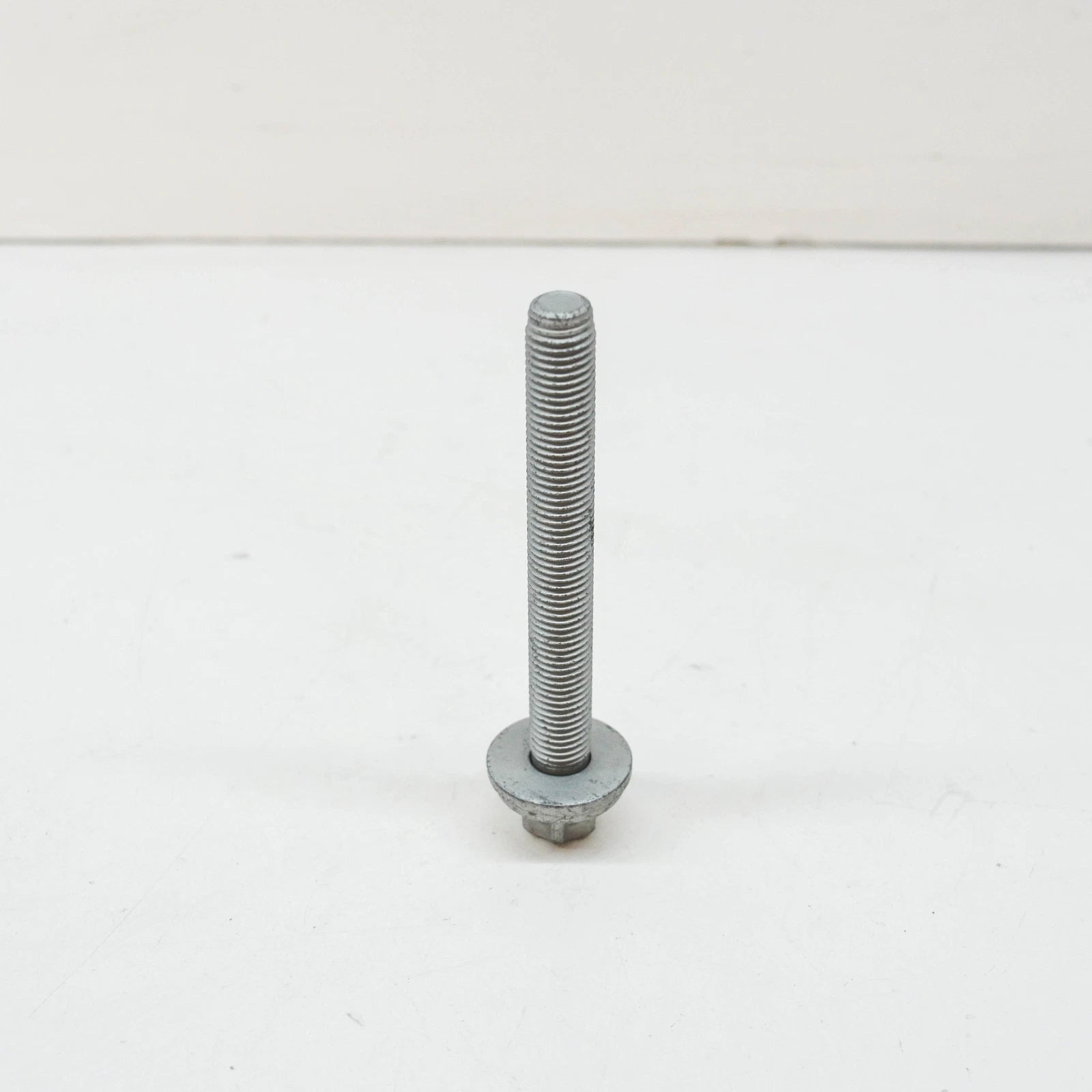 NEW MERCEDES-BENZ S COUPE C217 FRONT AXLE EXTERNAL BOLT A0029903303 ORIGINAL