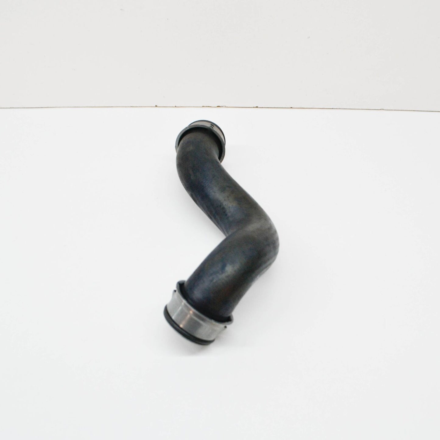 NEW MERCEDES-BENZ E W211 RADIATOR UPPER HOSE A2115015082 ORIGINAL