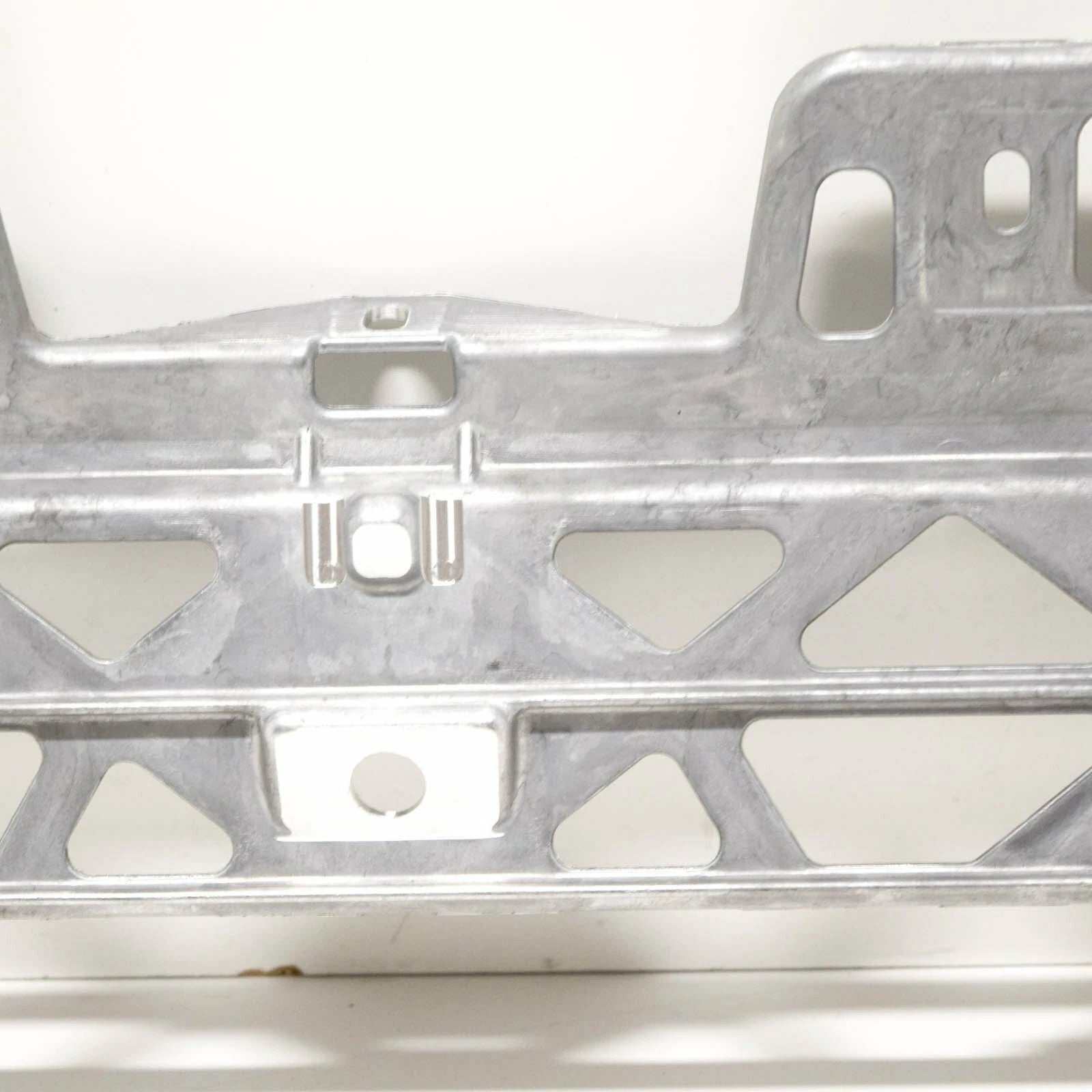 NEW BMW I8 I12 FRONT BODY CROSSLINK 51647336229 ORIGINAL