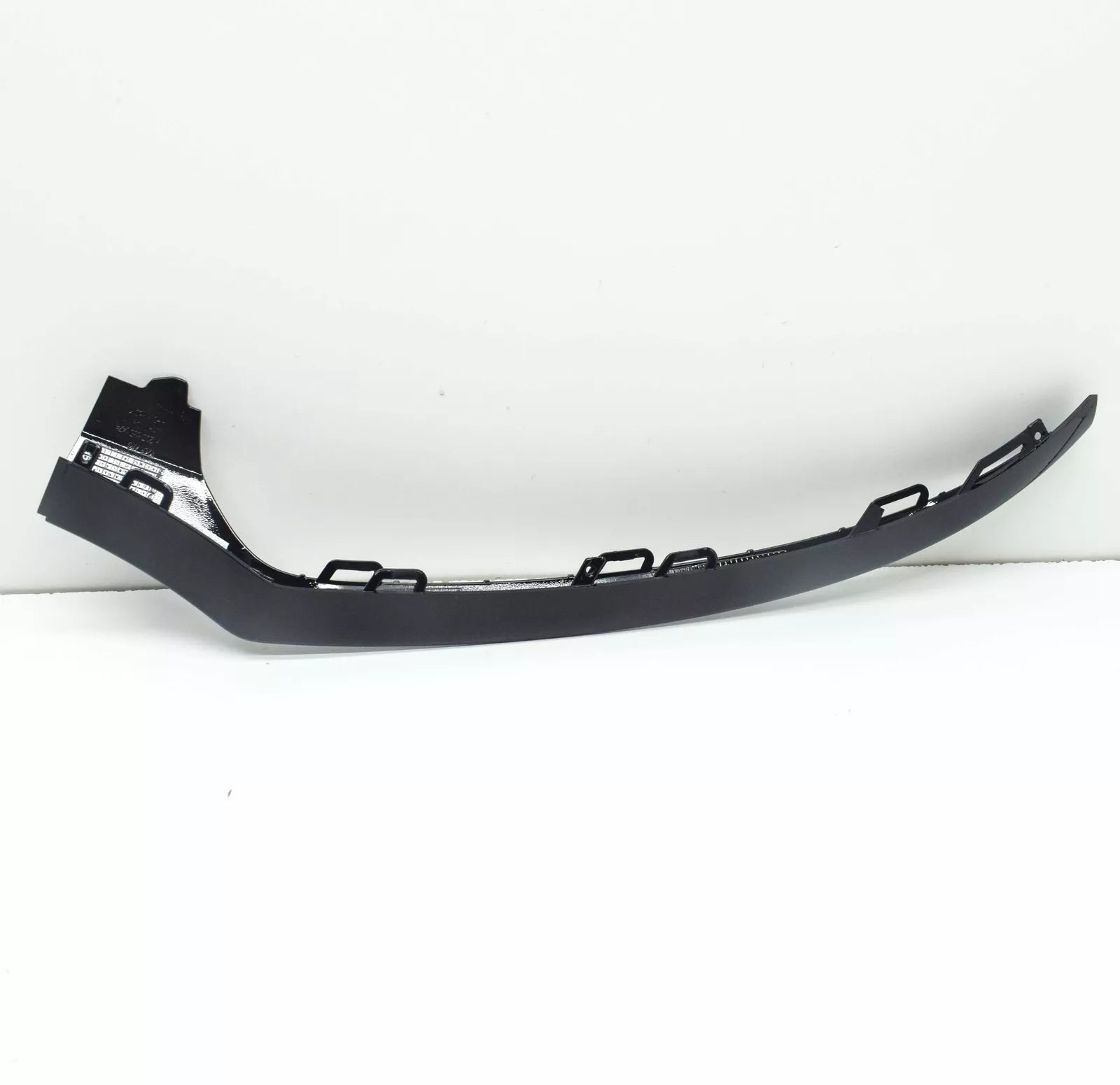 NEW MB C-CLASS W205 FRONT BUMPER RIGHT MOLDING TRIM A2058852600 2016