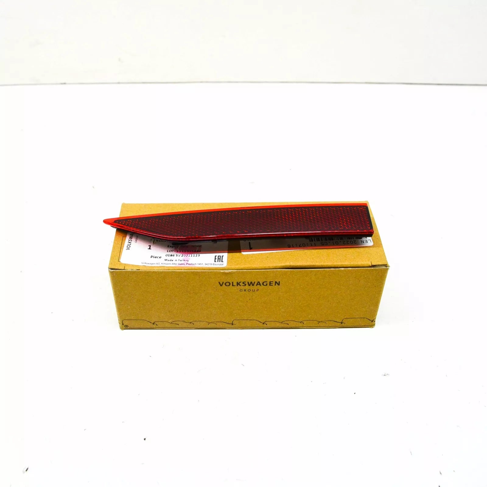 NEW AUDI A4 B9 REAR LEFT INNER BUMPER REFLECTOR 8W0945103B