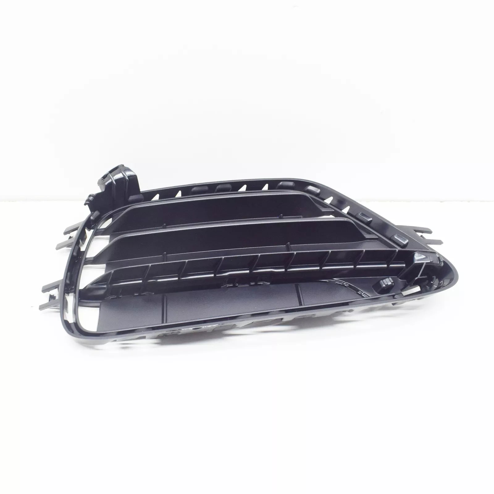 NEW BMW X4 F26 FRONT BUMPER LEFT VENT GRILLE 51117348109 ORIGINAL