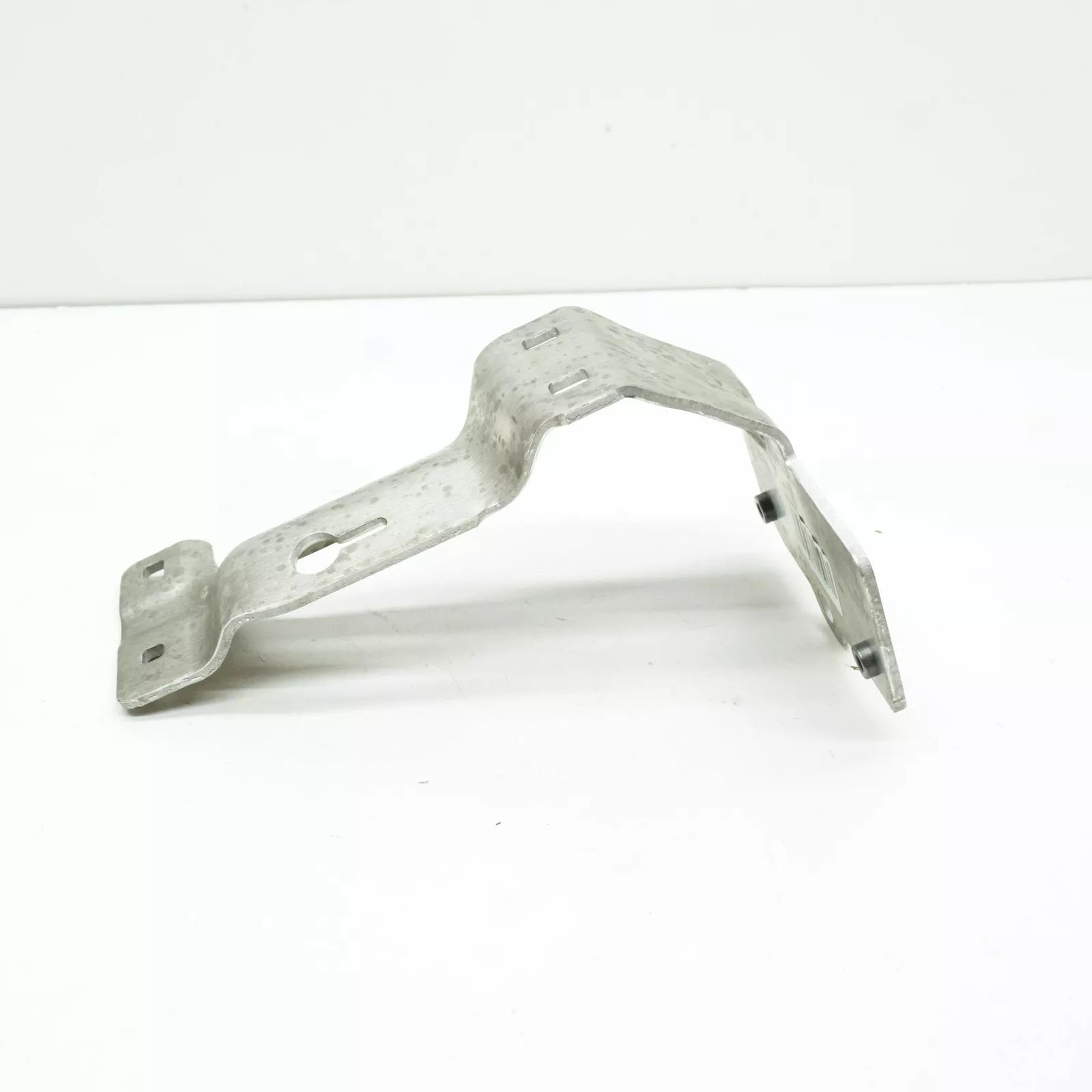 NEW BMW 8 G15 FRONT BUMPER CARRIER LEFT CONNECTION 51117478183 ORIGINAL