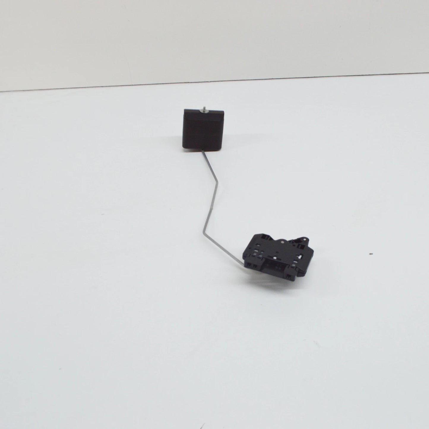 NEW AUDI Q5 8R FUEL GAUGE SENSOR 8R0919673D