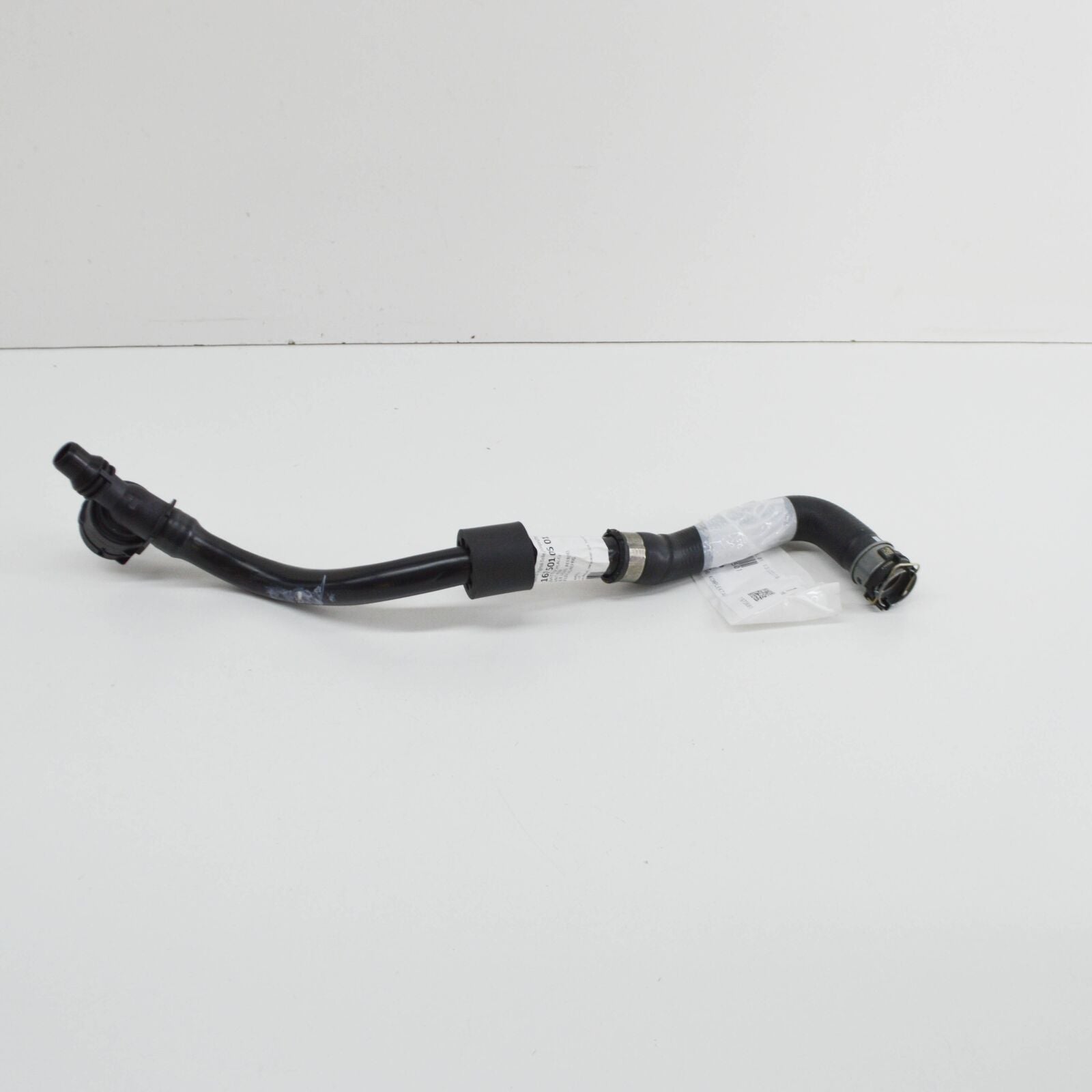 NEW MB GLE W167 PUMP TO CONNECTING POINT COOLANT HOSE A1675010501 ORIGINAL