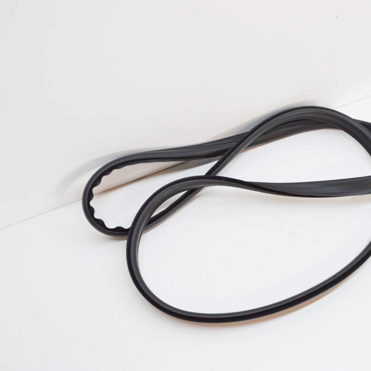 NEW MERCEDES-BENZ GLK X204 REAR PANEL DOOR SEAL A2047400478 ORIGINAL