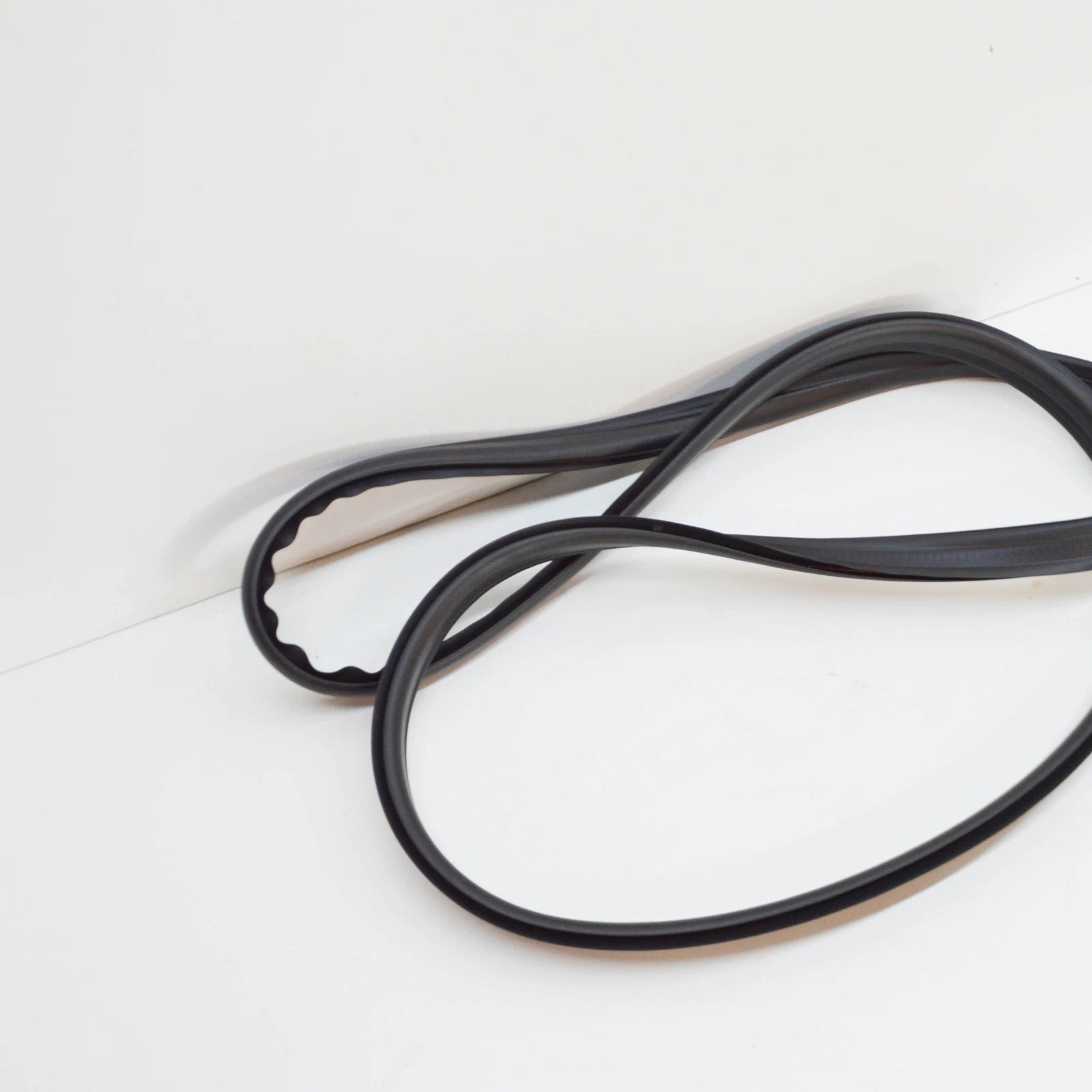 NEW MERCEDES-BENZ GLK X204 REAR PANEL DOOR SEAL A2047400478 ORIGINAL