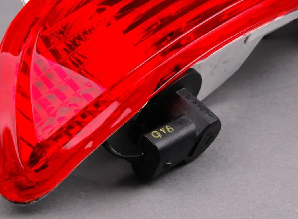 NEW BMW 6 CABRIO E64 REAR LEFT TAILLIGHT 63217841121 7841121 ORIGINAL