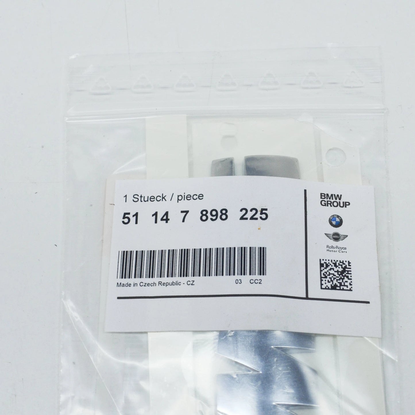 NEW BMW M6 CONVERTIBLE E64 REAR M6 EMBLEM 51147898225 7898225 ORIGINAL