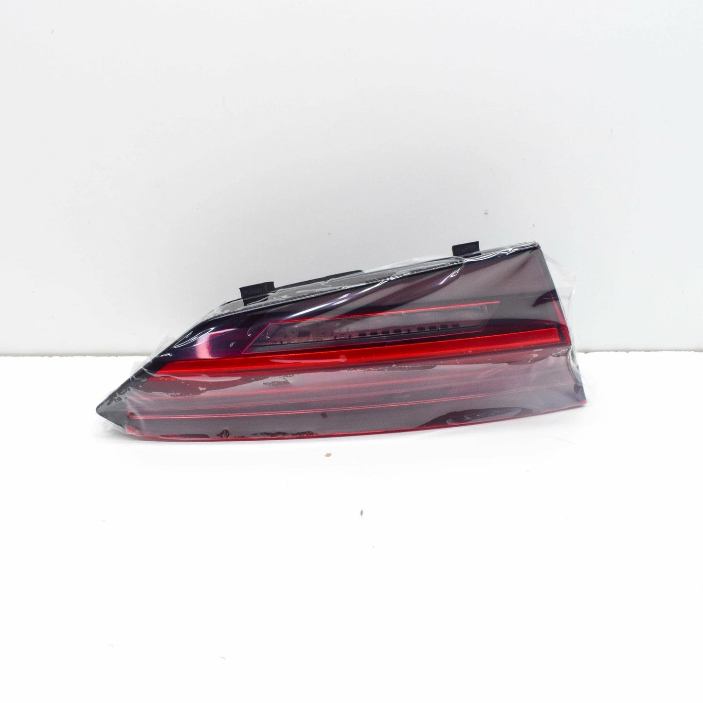 NEW AUDI A5 8W6 REAR LEFT INNER LED TAILLIGHT 8W6945093AA ORIGINAL