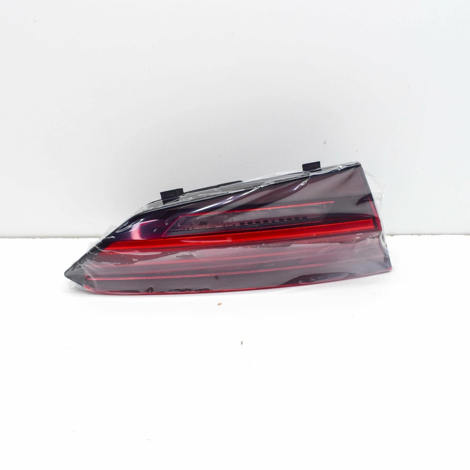 NEW AUDI A5 8W6 REAR LEFT INNER LED TAILLIGHT 8W6945093AA ORIGINAL