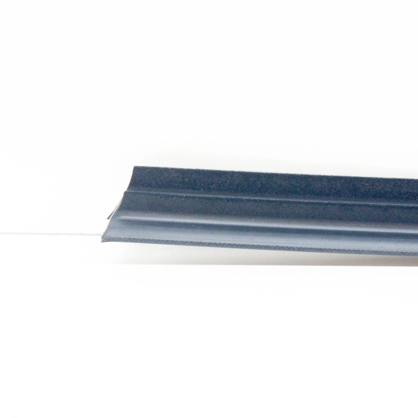 NEW BMW 3 E30 FRONT RIGHT DOOR OUTER WEATHER STRIP 51211913058 1913058 ORIGINAL