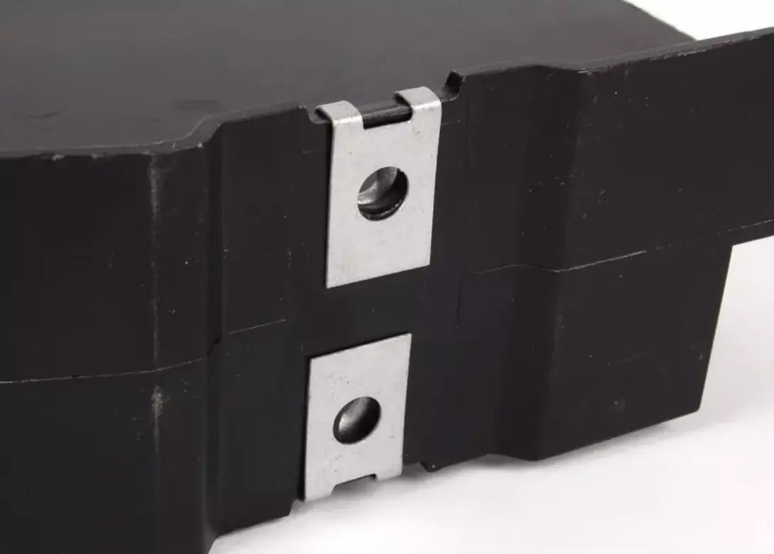 NEW BMW E83 LEFT ENGINE COMPART. PROTECTION BRACKET 3404139 51713404139 ORIGINAL