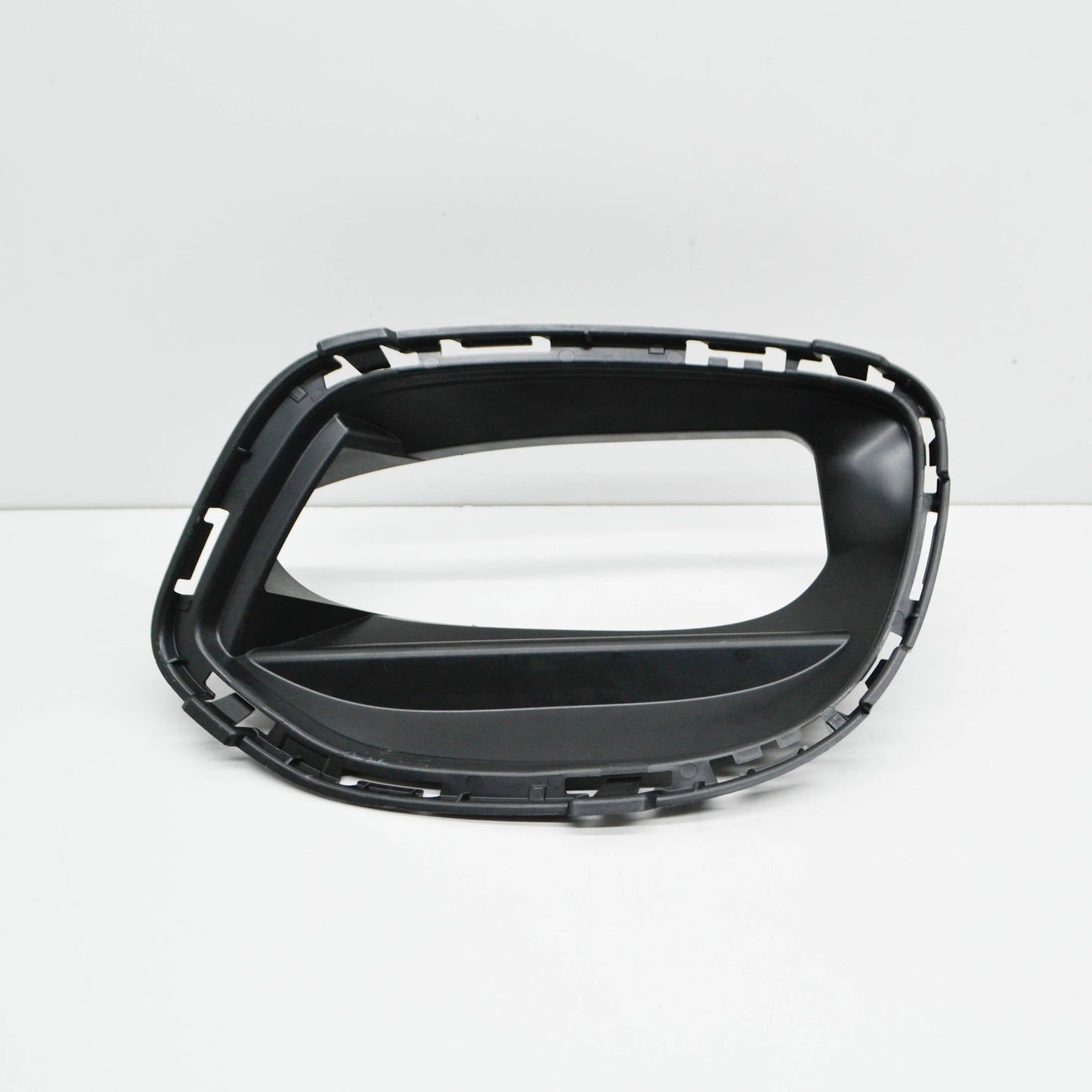 NEW MERCEDES-BENZ S W222 S560 FRONT RIGHT AIR DUCT SEGMENT A2228857400 ORIGINAL