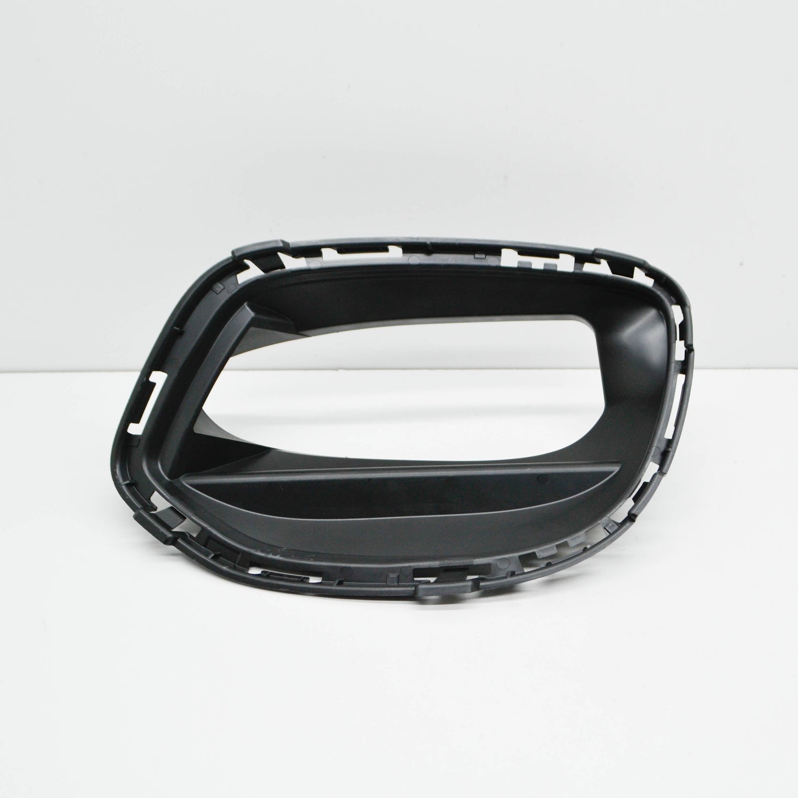 NEW MERCEDES-BENZ S W222 S560 FRONT RIGHT AIR DUCT SEGMENT A2228857400 ORIGINAL