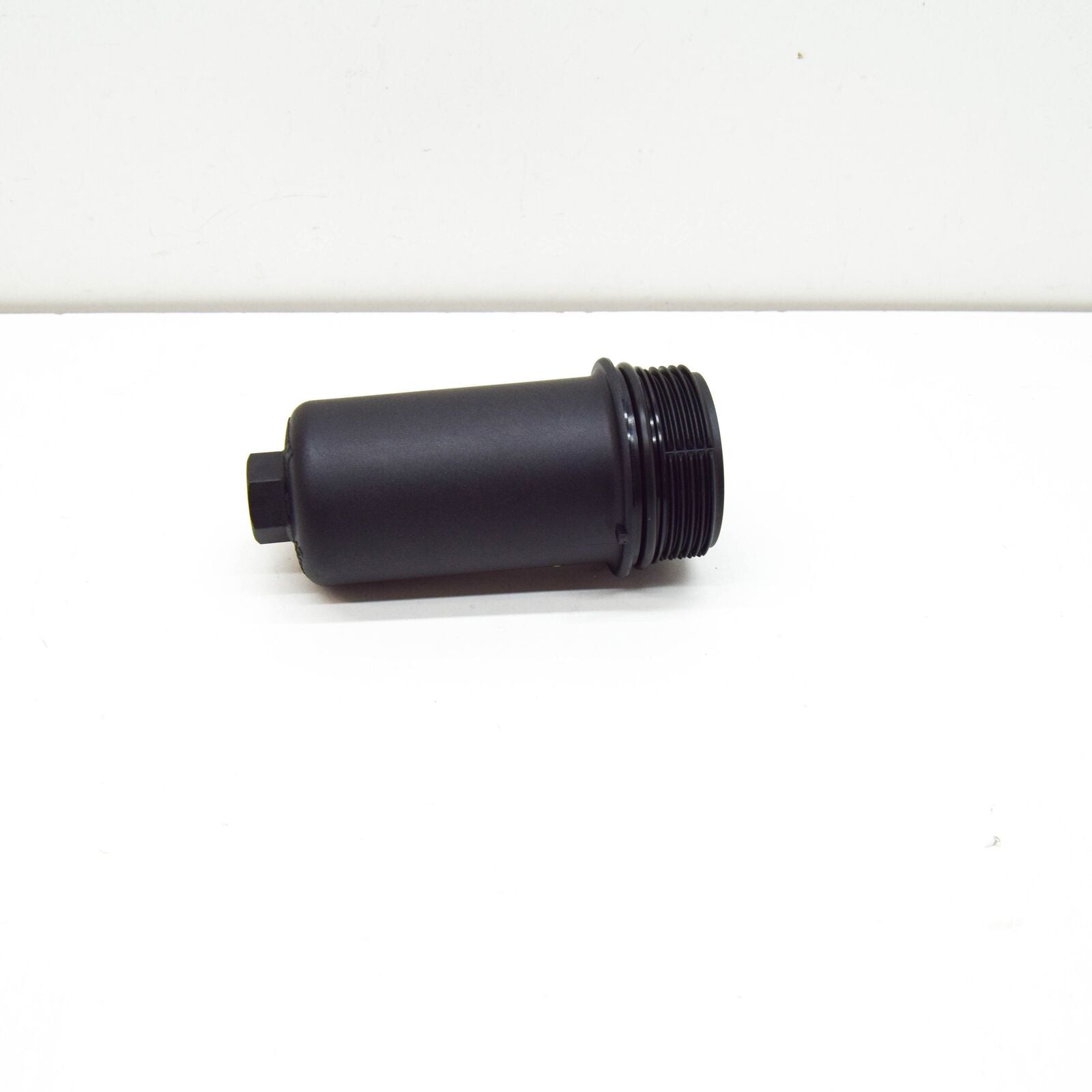 NEW SKODA SUPERB MK3 OIL FILTER COVER 05L115433A ORIGINAL