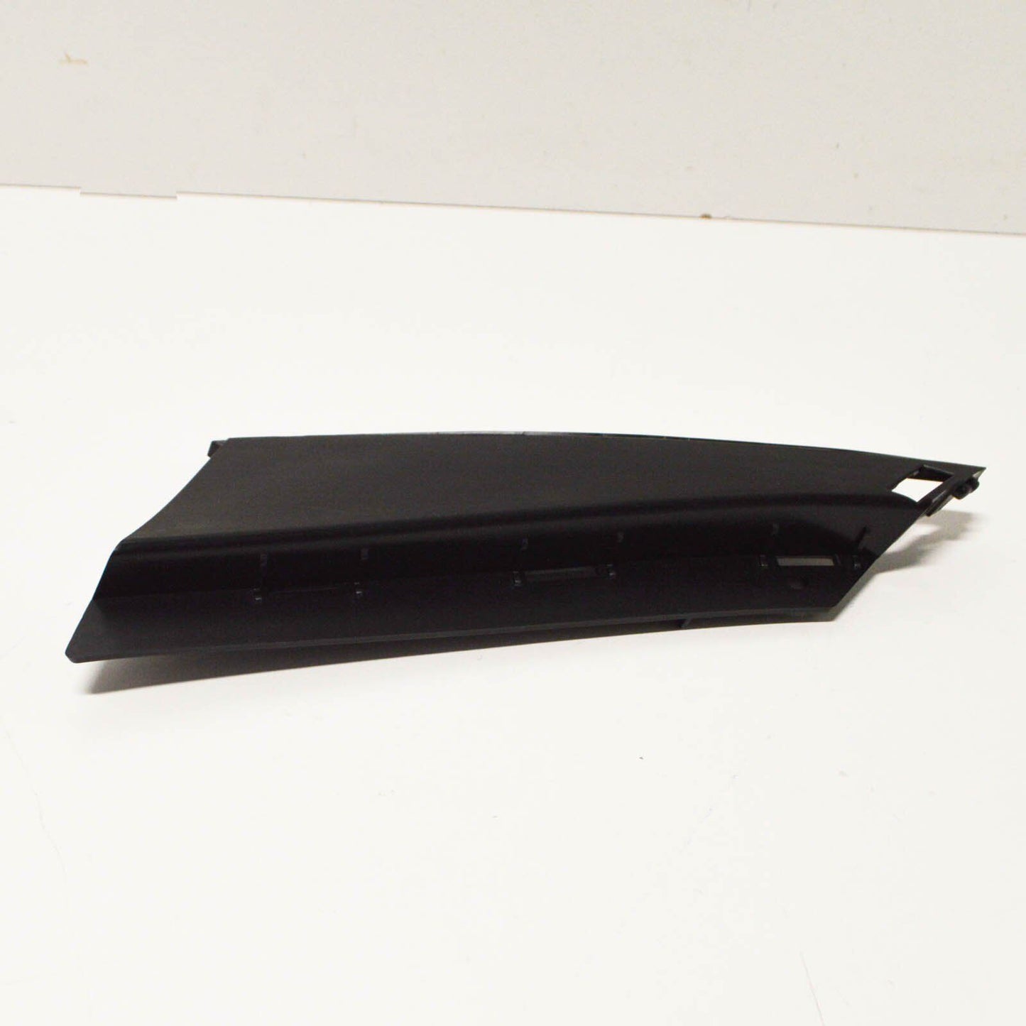 NEW MB CLA SHOOTING BRAKE X117 FRONT BUMPER RIGHT SIDE MOUNT A1178850400