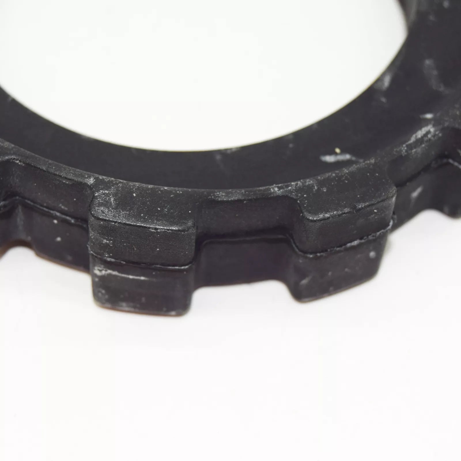 NEW BMW 5 E39 UPPER REAR SPRING PAD 33531091924 1091924 ORIGINAL