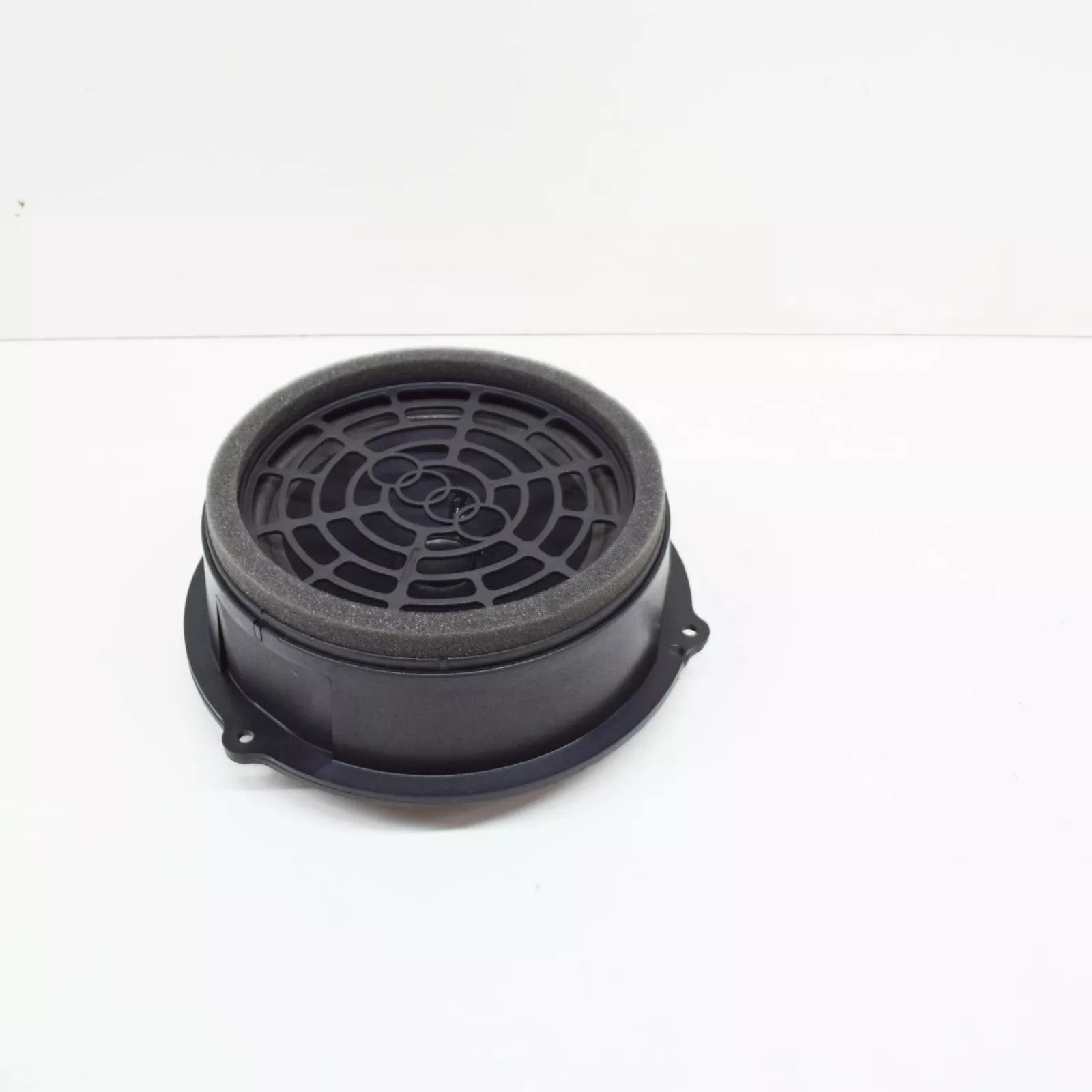 NEW AUDI A4 B8 REAR DOOR MID-RANGE BASS SPEAKER 8K0035411A ORIGINAL
