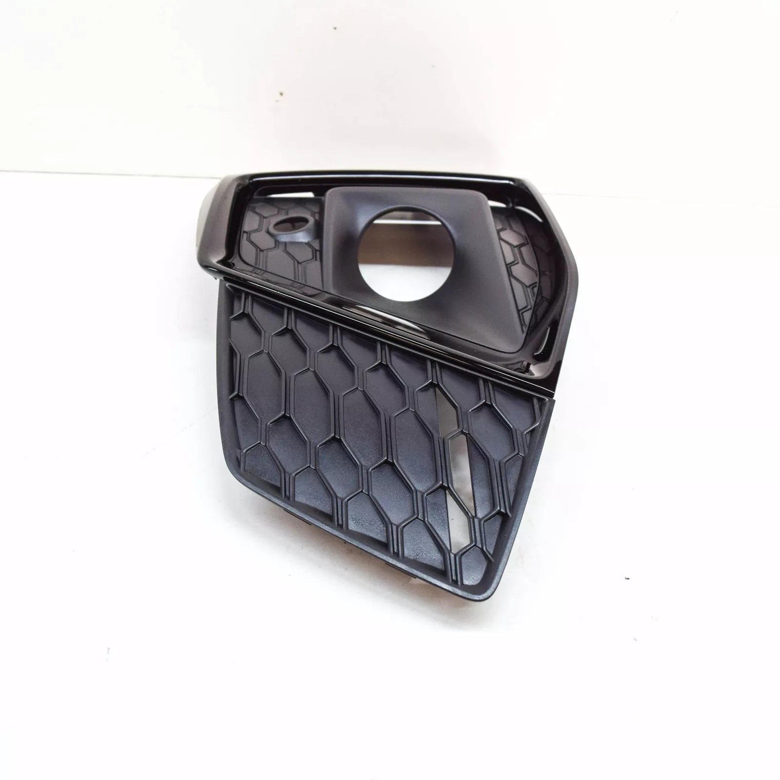 NEW AUDI A5 CABRIO 8W6 FRONT BUMPER LEFT UPPER GRILLE S-LINE 8W6807681TT94