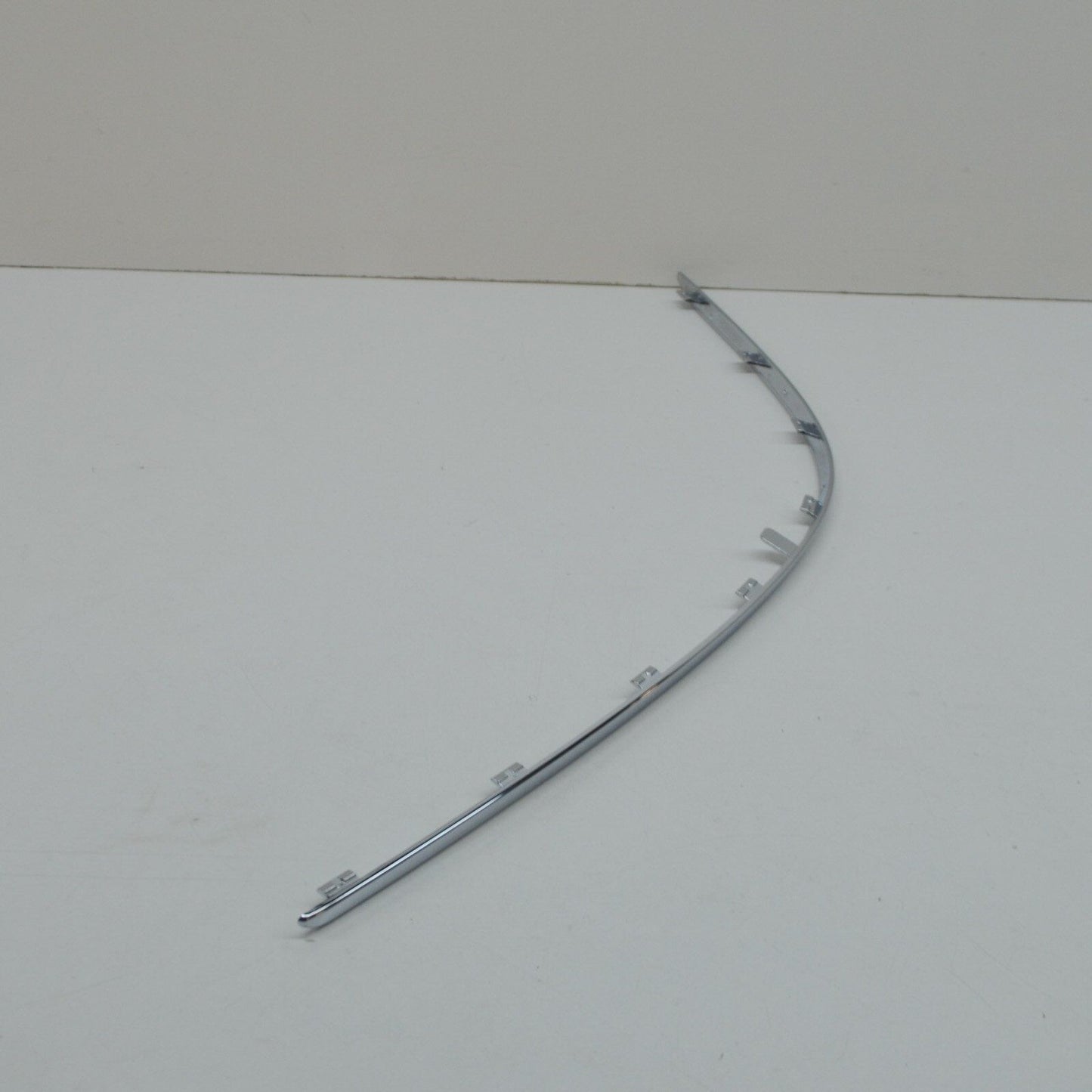 NEW MB CLS C218 FRONT BUMPER RIGHT CHROME MOULDING TRIM A2188850221 ORIGINAL