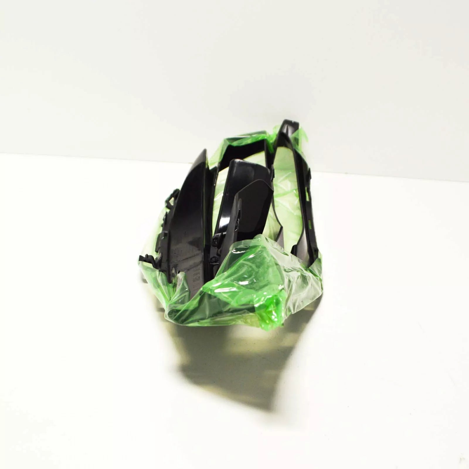 NEW MB CLA X117 FRONT BUMPER RIGHT SIDE GRILLE A1178859000