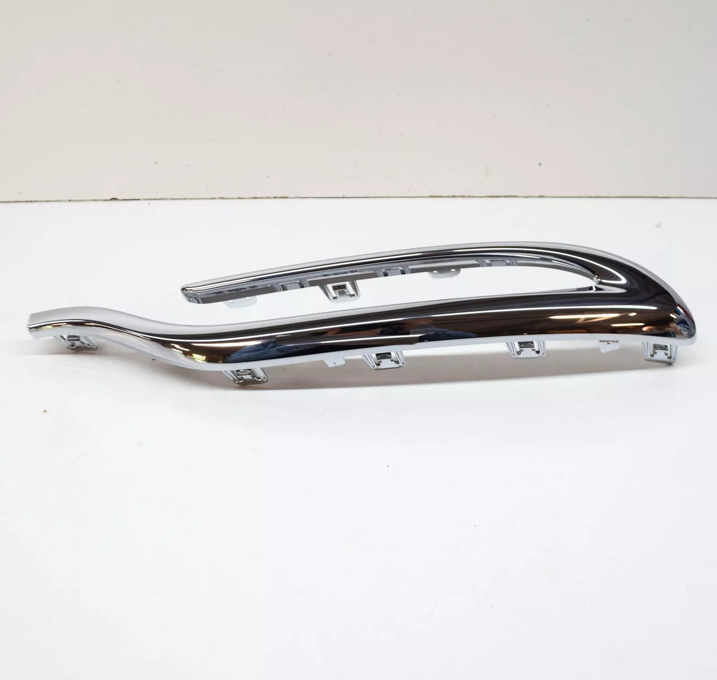 NEW MERCEDES-BENZ S W222 REAR RIGHT BUMPER CHROME MOLDING A2228853621 ORIGINAL