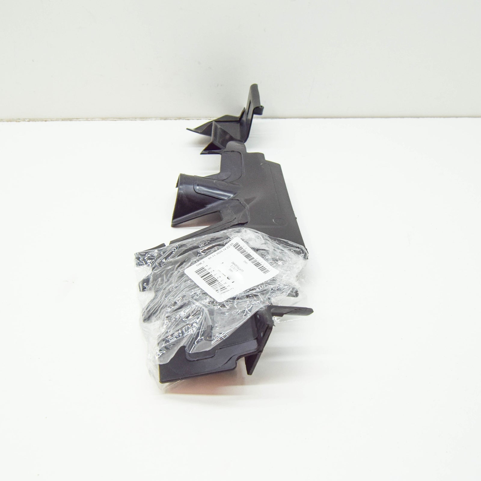 NEW VOLKSWAGEN PASSAT B7 RIGHT RADIATOR AIR DUCT 3AA121284 ORIGINAL