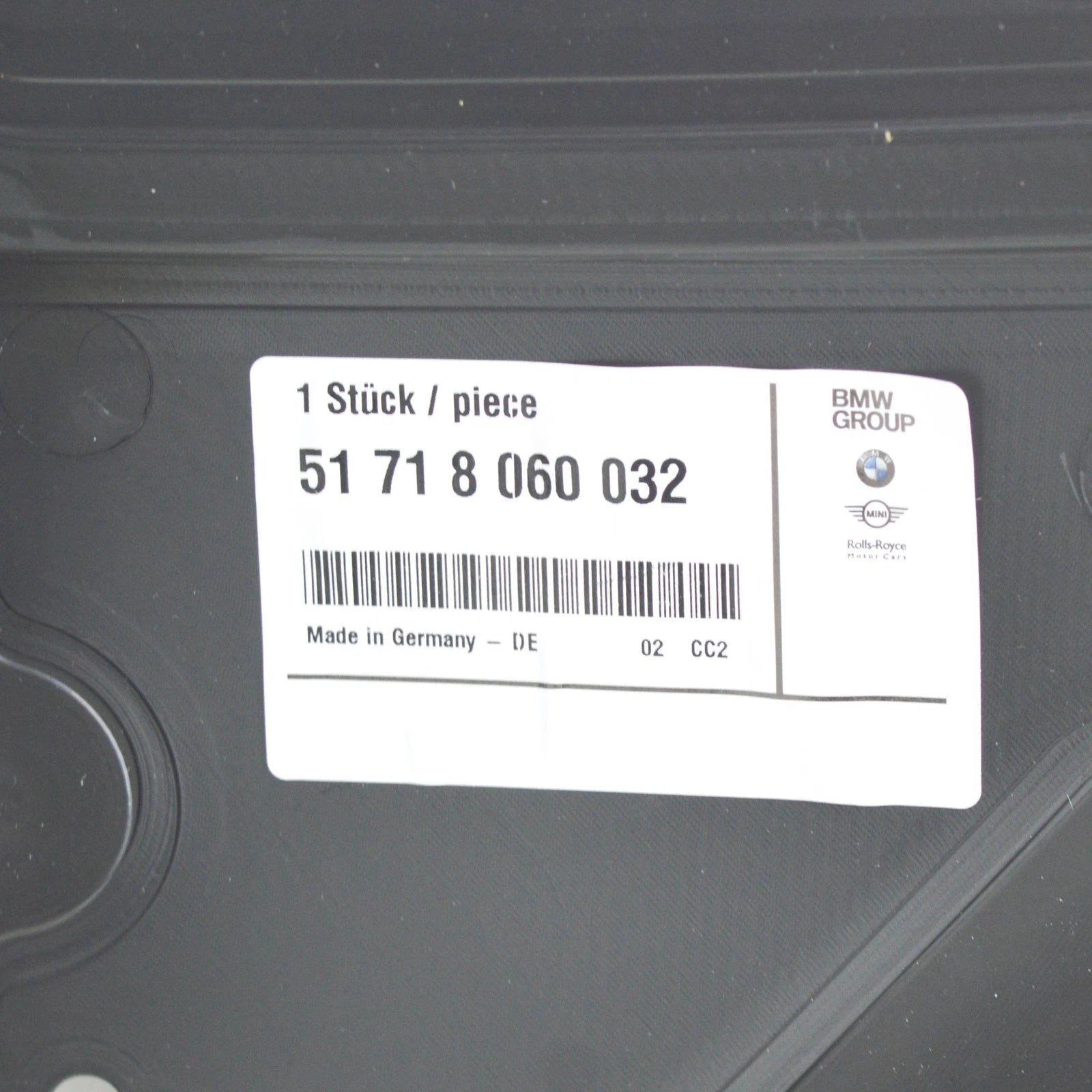 NEW BMW 5 G30 FRONT RIGHT WHEEL ARCH BOTTOM FRONT COVER 51718060032 ORIGINAL