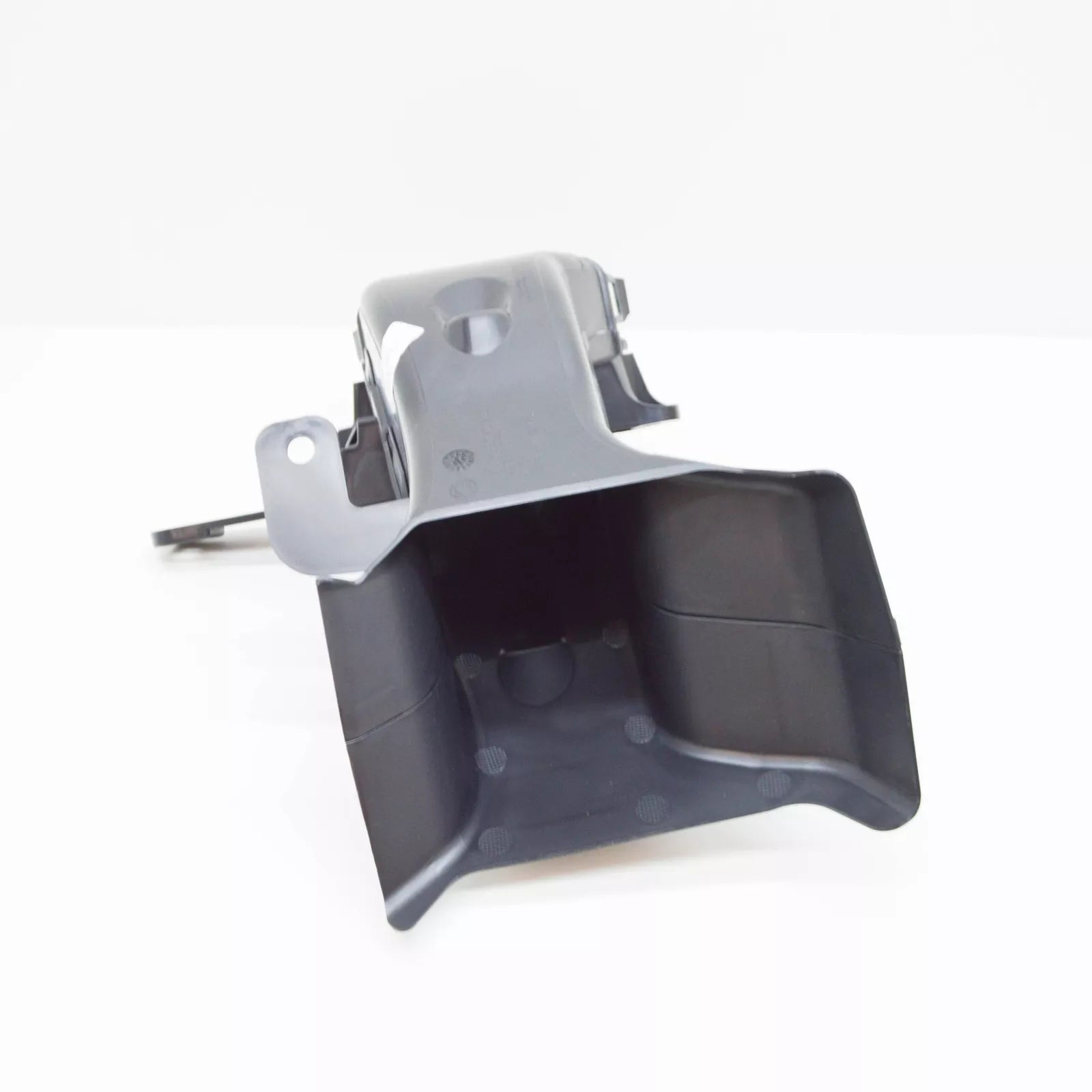 NEW BMW X6 G06 LEFT FRONT AIR INTAKE PIPE 51748070233 8070233 2021 ORIGINAL