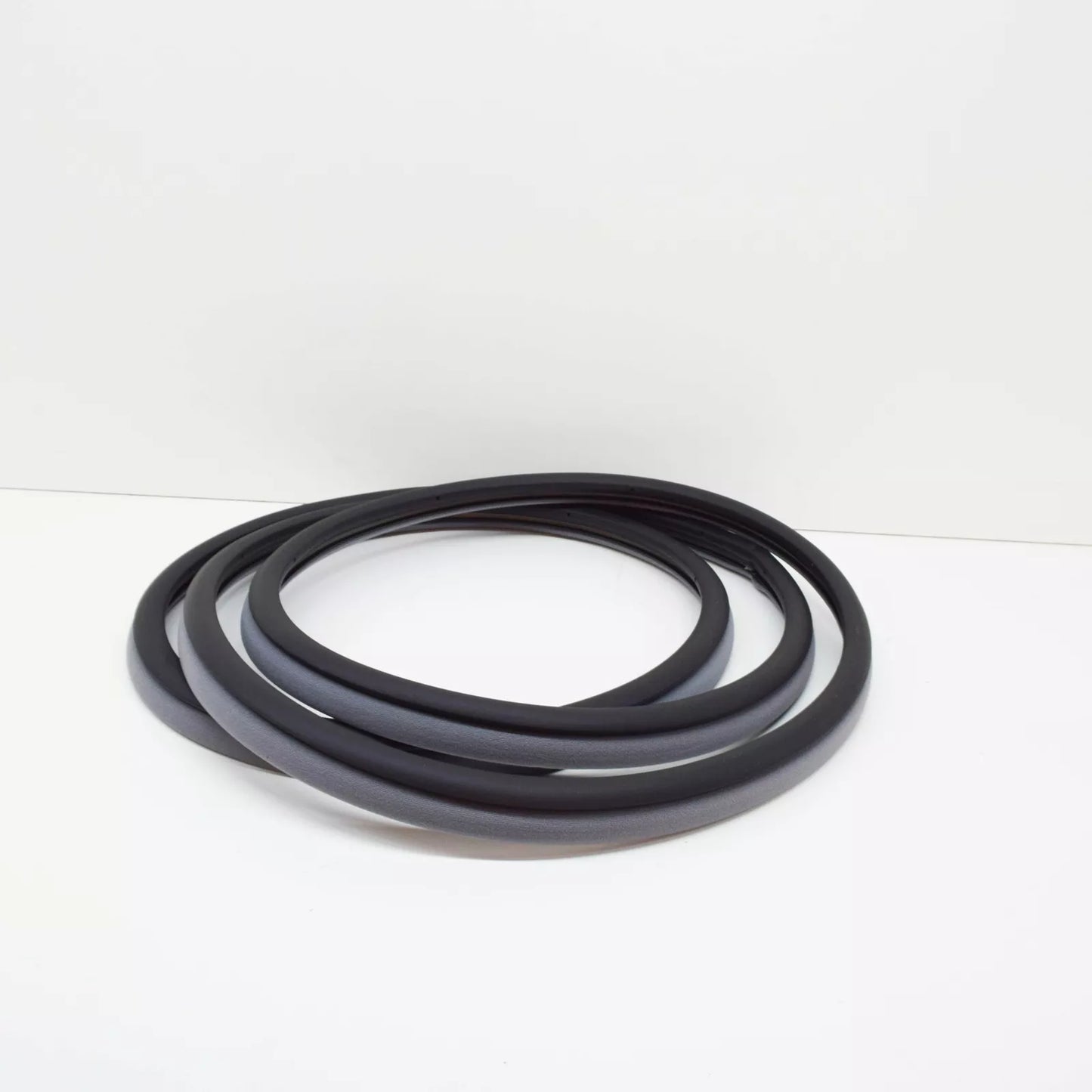 NEW MERCEDES-BENZ G W463 FRONT DOOR SEAL A46372711307098 ORIGINAL