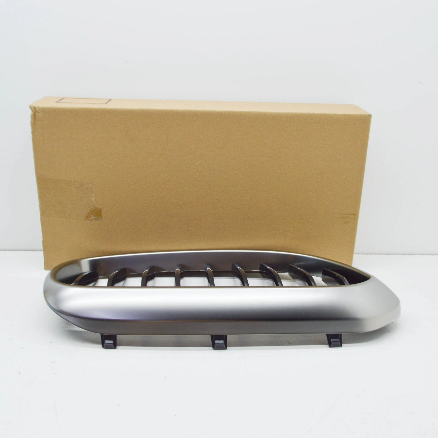 NEW BMW 5 G30 FRONT RIGHT GRILL 51138070470 8070470 ORIGINAL