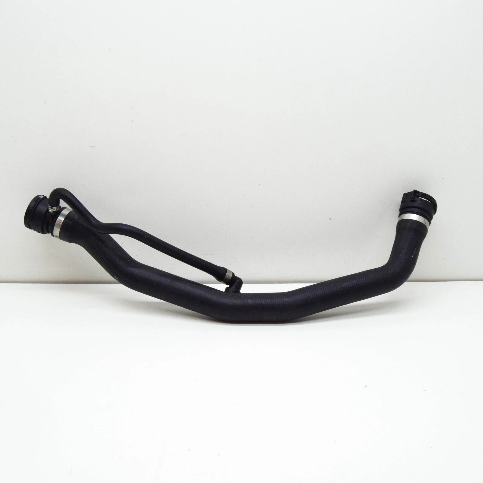 NEW BMW E65 E66 SEDAN RADIATOR COOLING SYSTEM WATER HOSE 2249459 17122249459