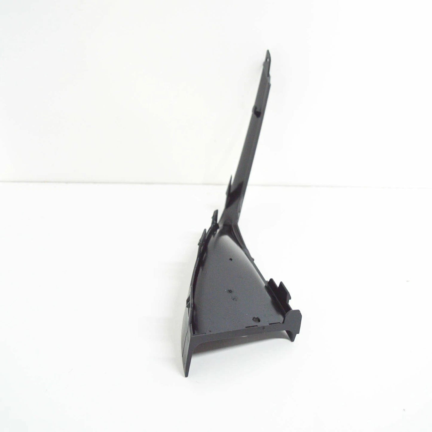 NEW MERCEDES-BENZ A W176 FRONT BUMPER RIGHT COVER A1768857800