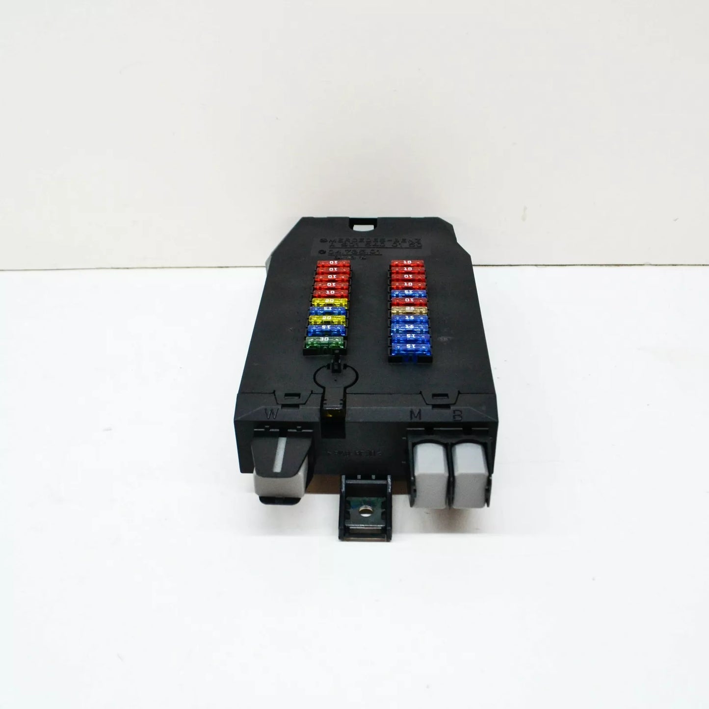 NEW MERCEDES-BENZ SPRINTER W905 FUSE BOX A9015400150