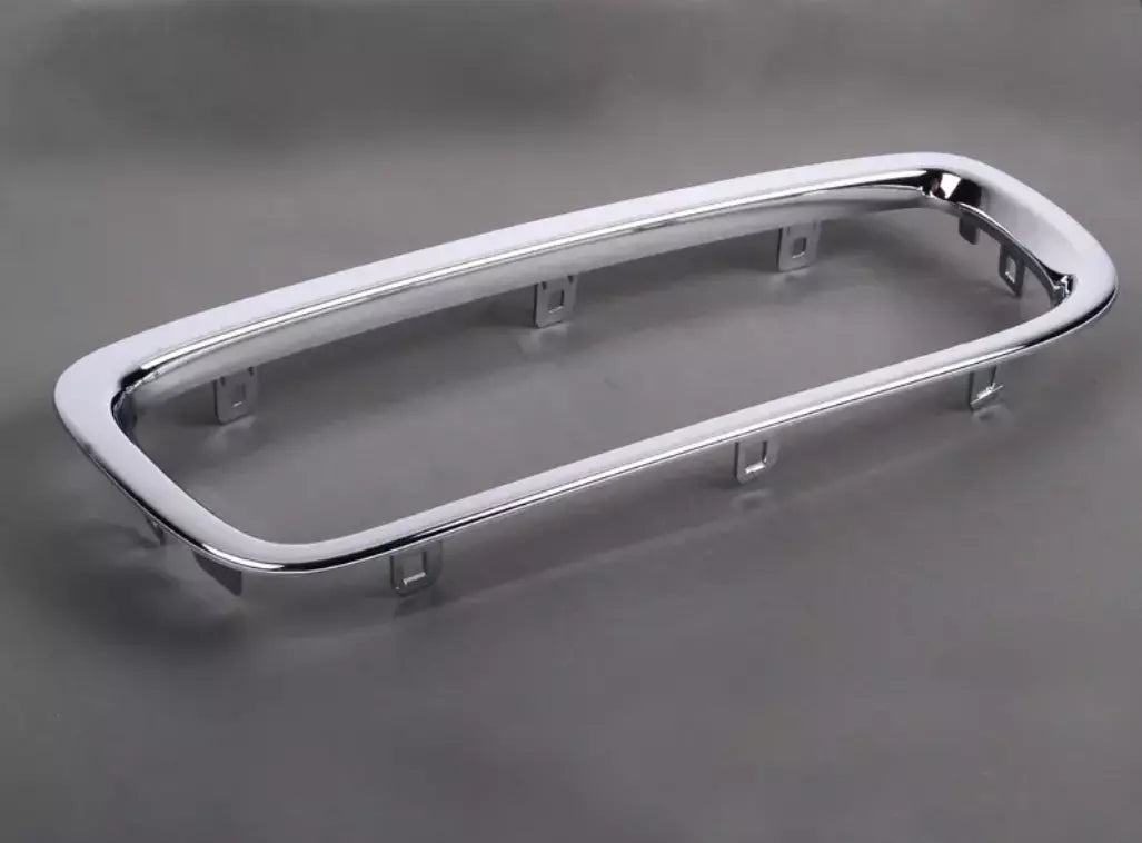 NEW BMW 7 E65, E66, E67 FRONT LEFT GRILLE TRIM RING 7032105 51137032105 ORIGINAL
