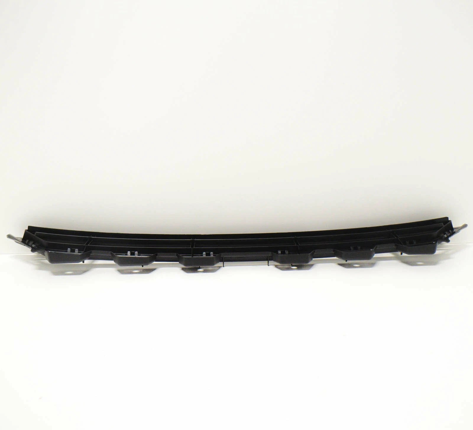 NEW AUDI Q3 8U FRONT BUMPER CENTER LOWER GRILLE 8U0807683FSP9 2014