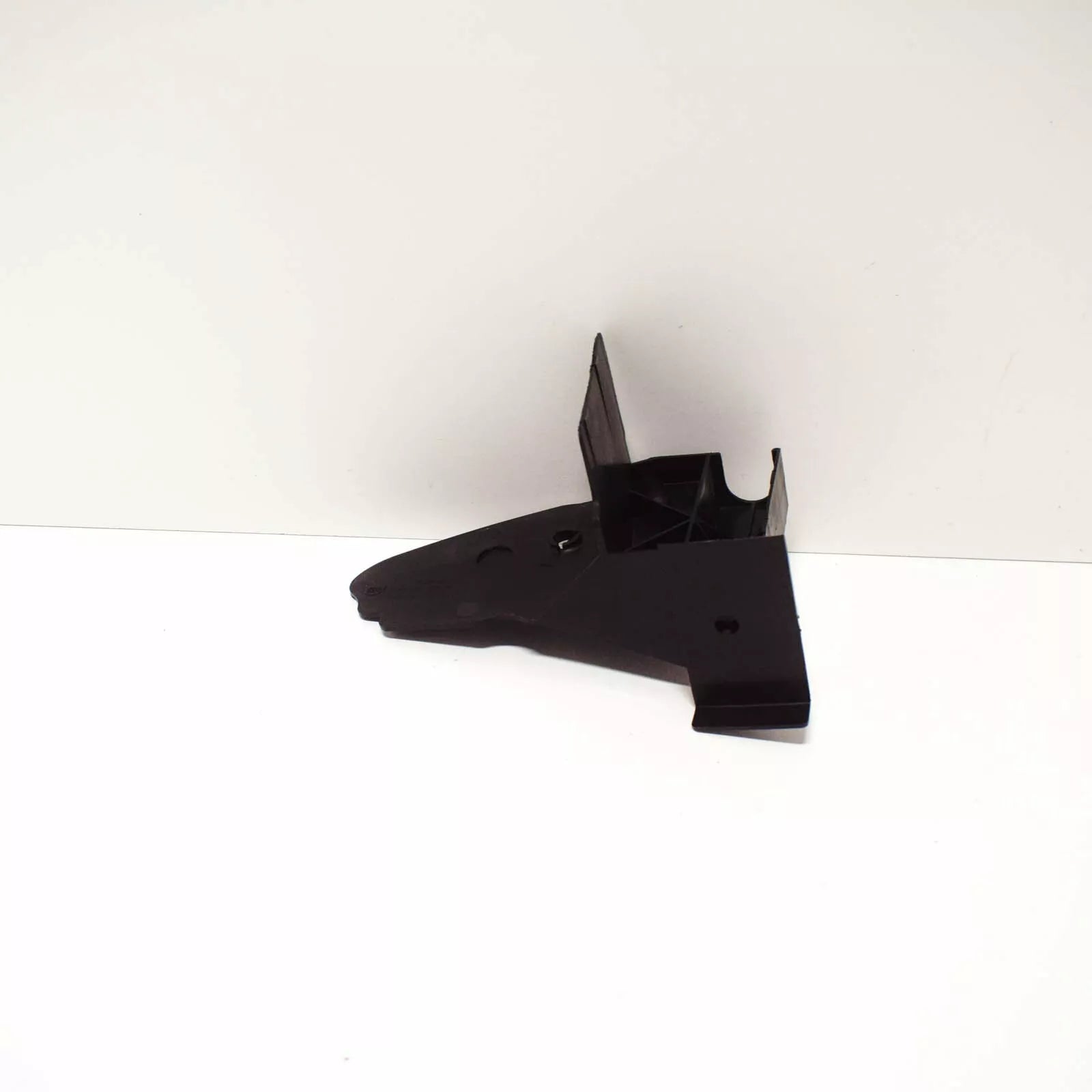 NEW MERCEDES BENZ VIANO W639 FRONT LEFT BUMPER BRACKET A6398850414