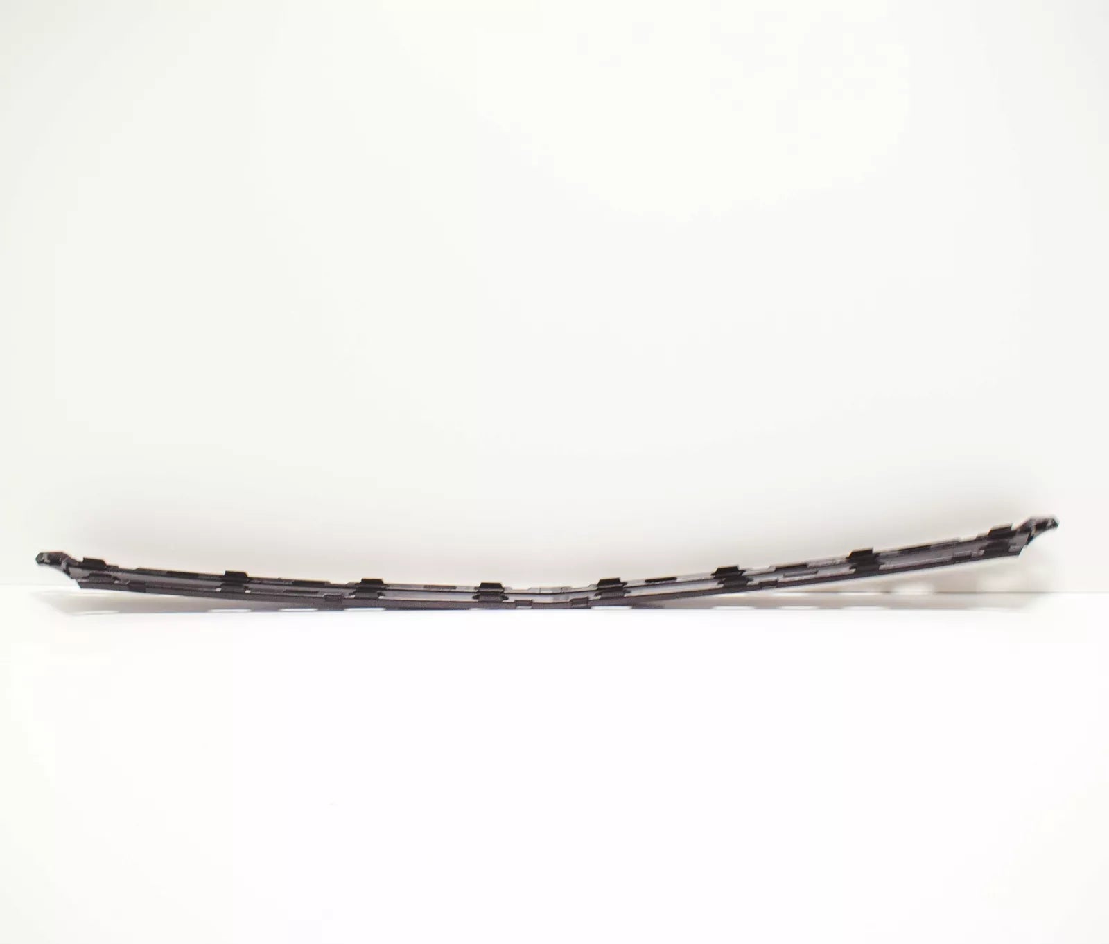 NEW MERCEDES BENZ GLC C253 AMG FRONT BUMPER CENTER MOULDING A2538852902 ORIGINAL