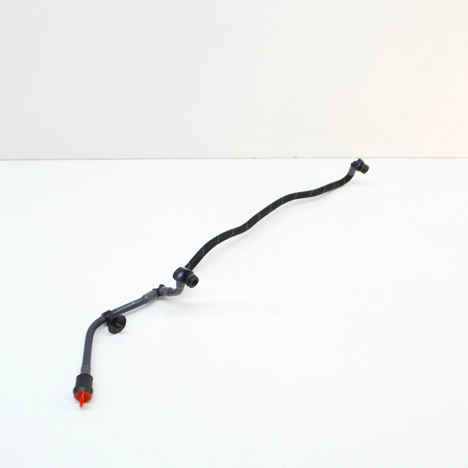 NEW VW TOUAREG CR ENGINE BREATHER LINE 06M121692AD ORIGINAL